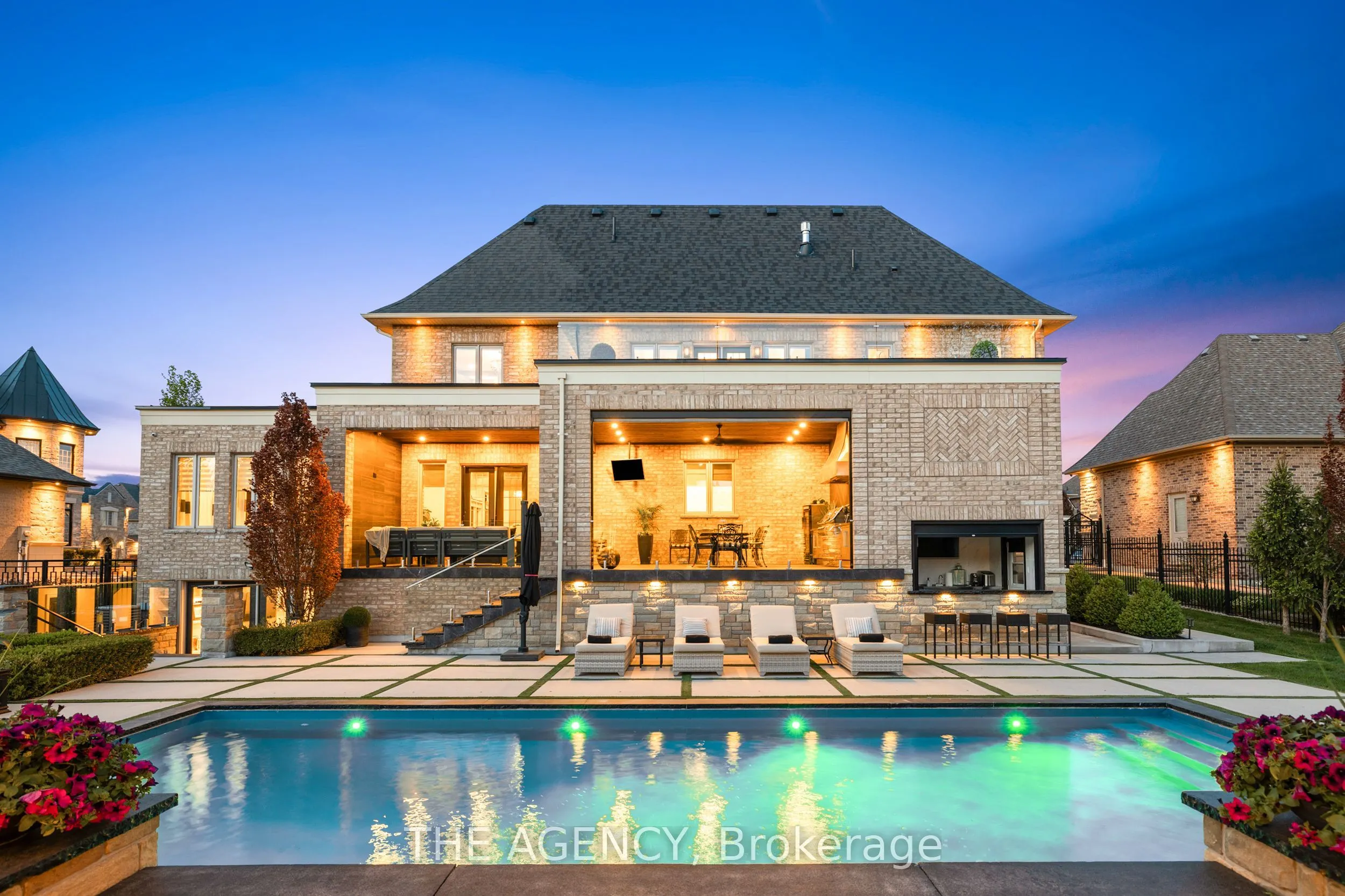 18 Westbrooke Boulevard