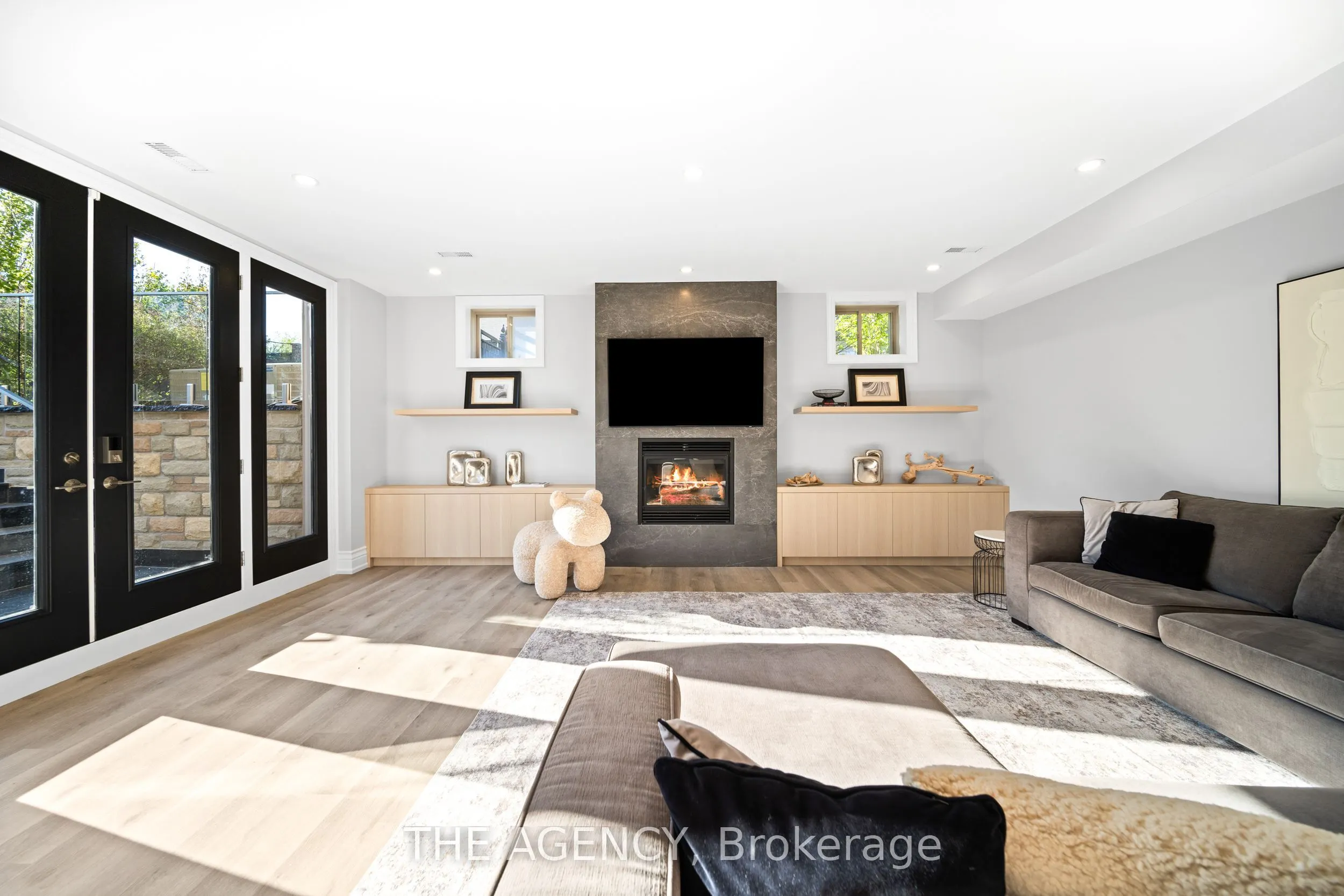 18 Westbrooke Boulevard