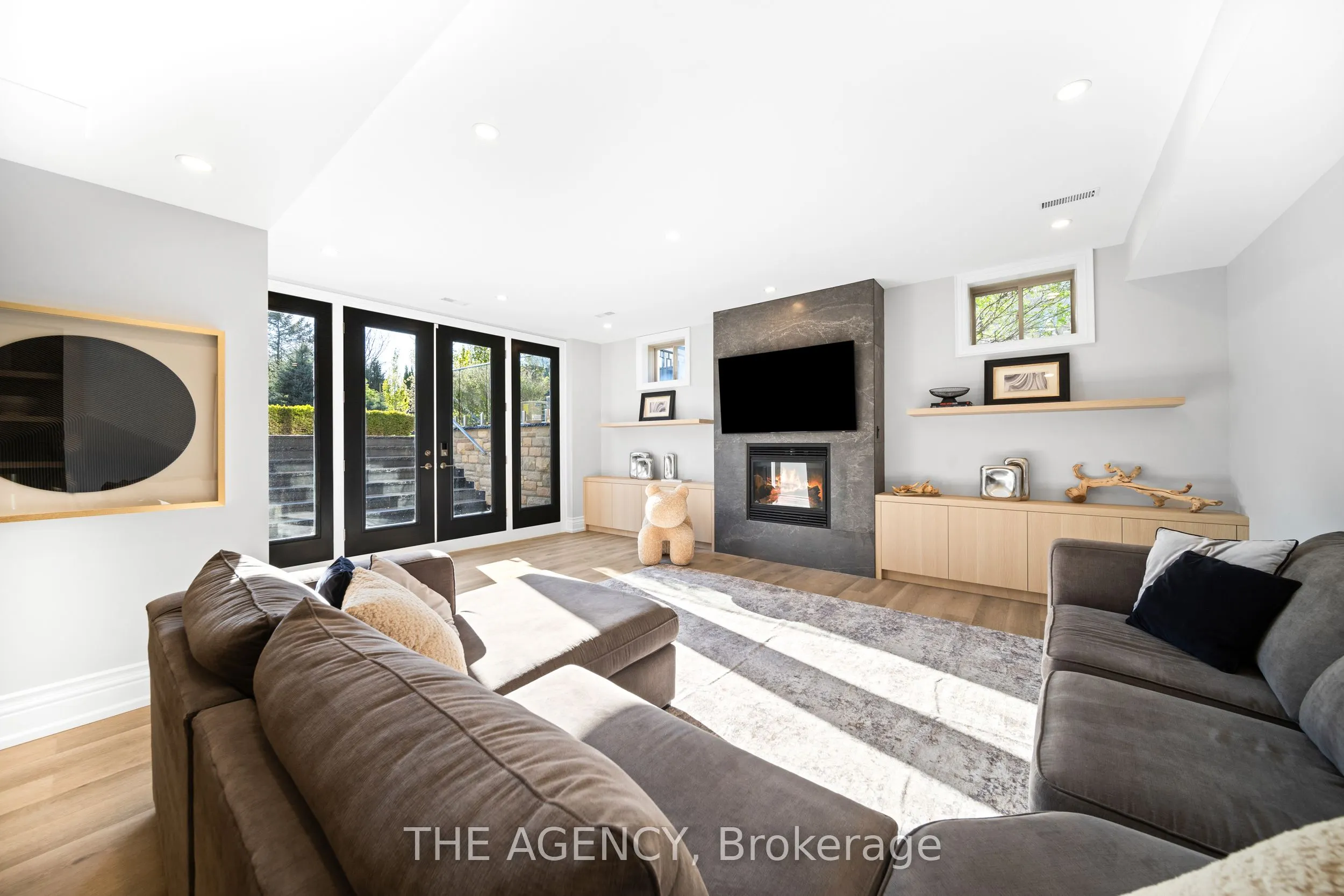 18 Westbrooke Boulevard