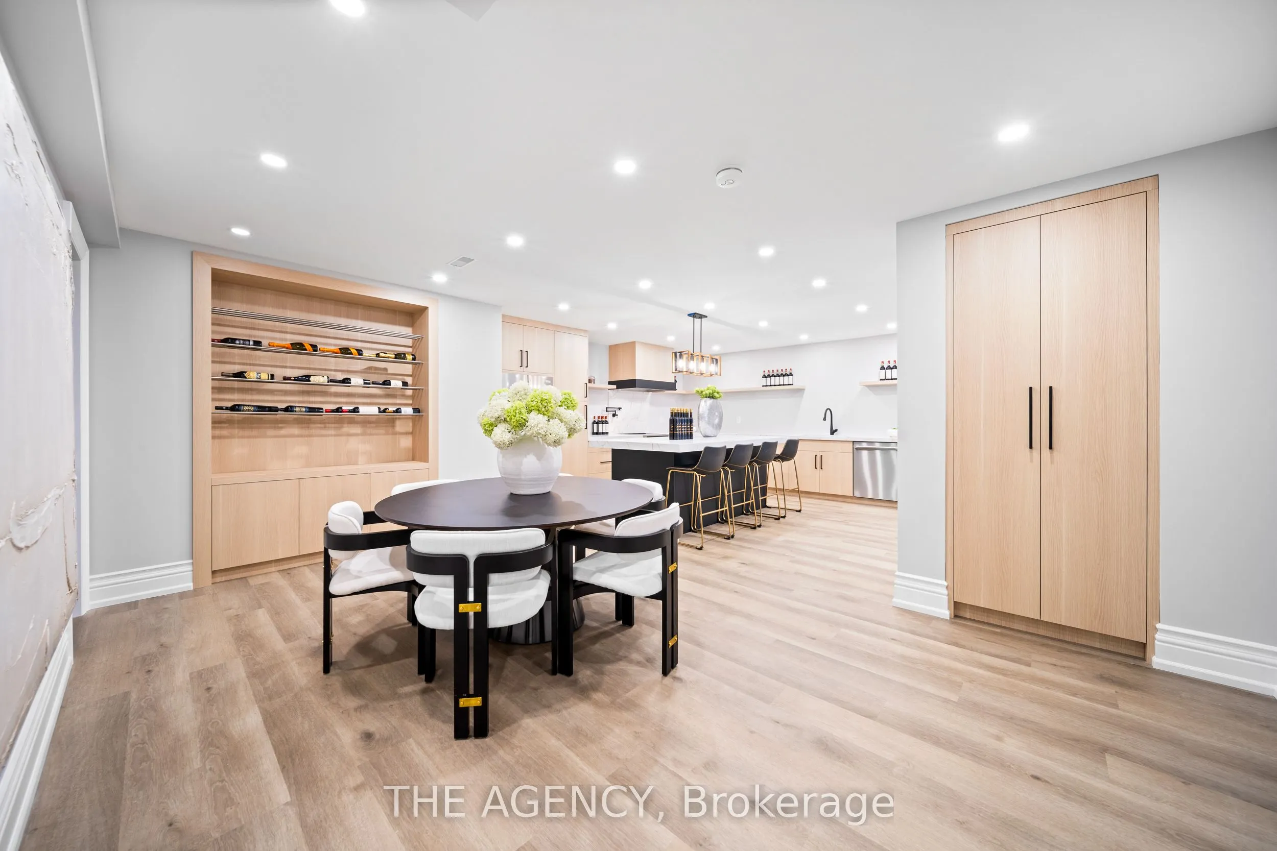 18 Westbrooke Boulevard