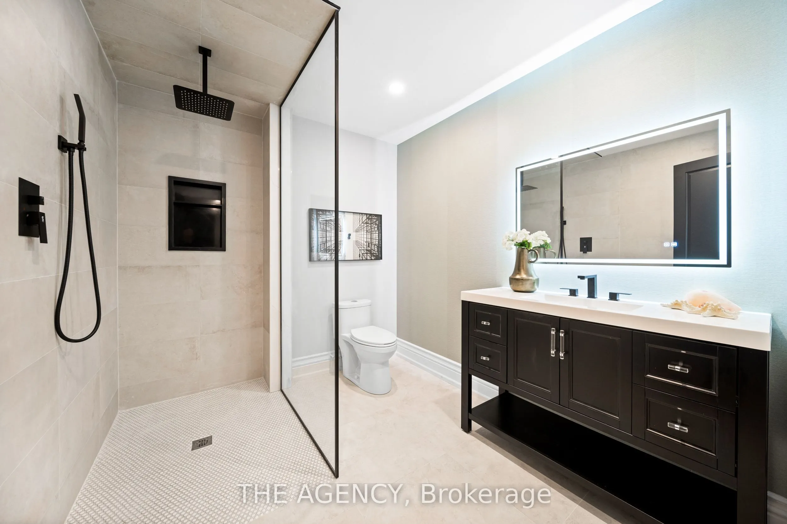 18 Westbrooke Boulevard
