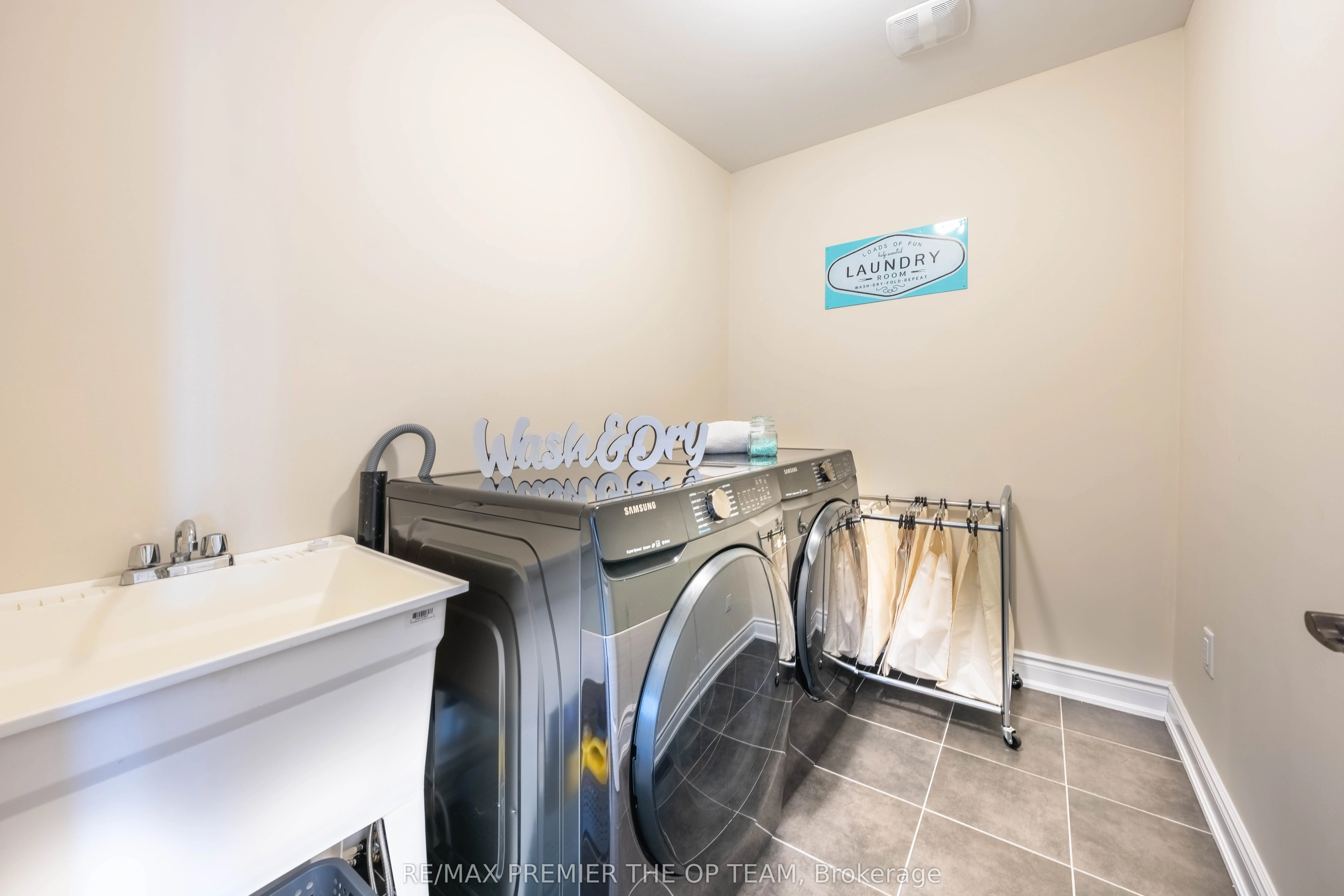 53 Janes Crescent