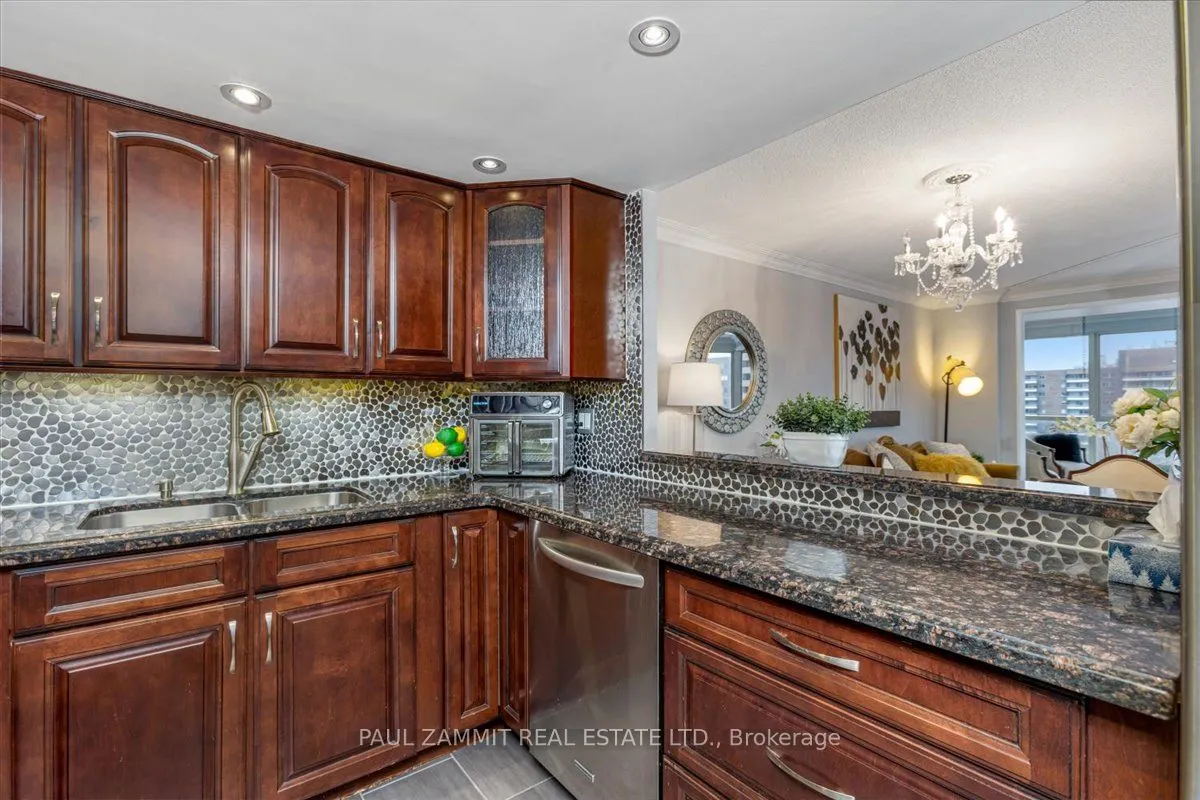 5 Weldrick Road W, #709