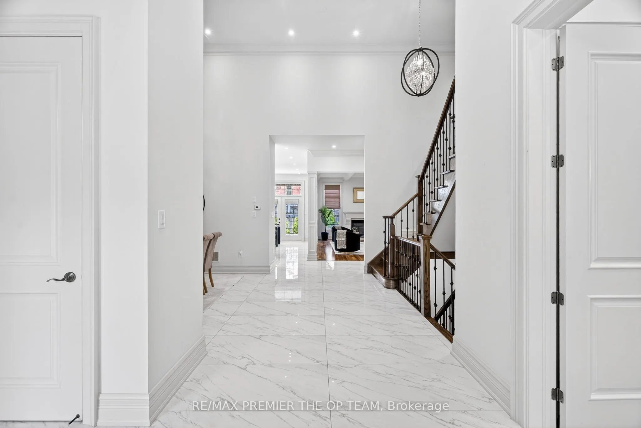 24 Grand Vellore Crescent