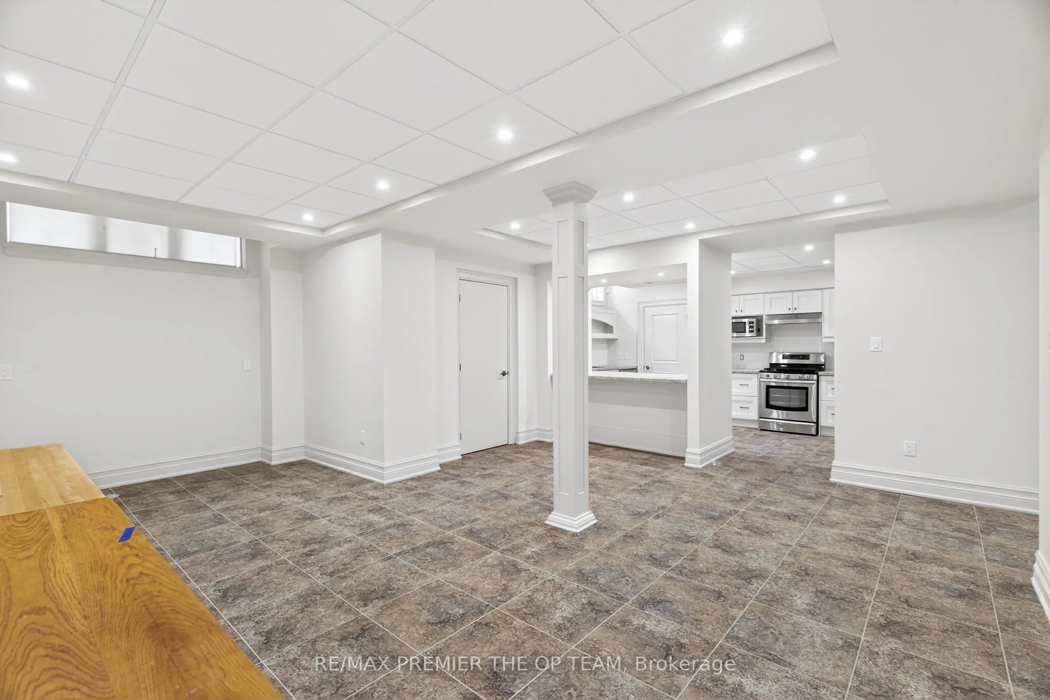24 Grand Vellore Crescent