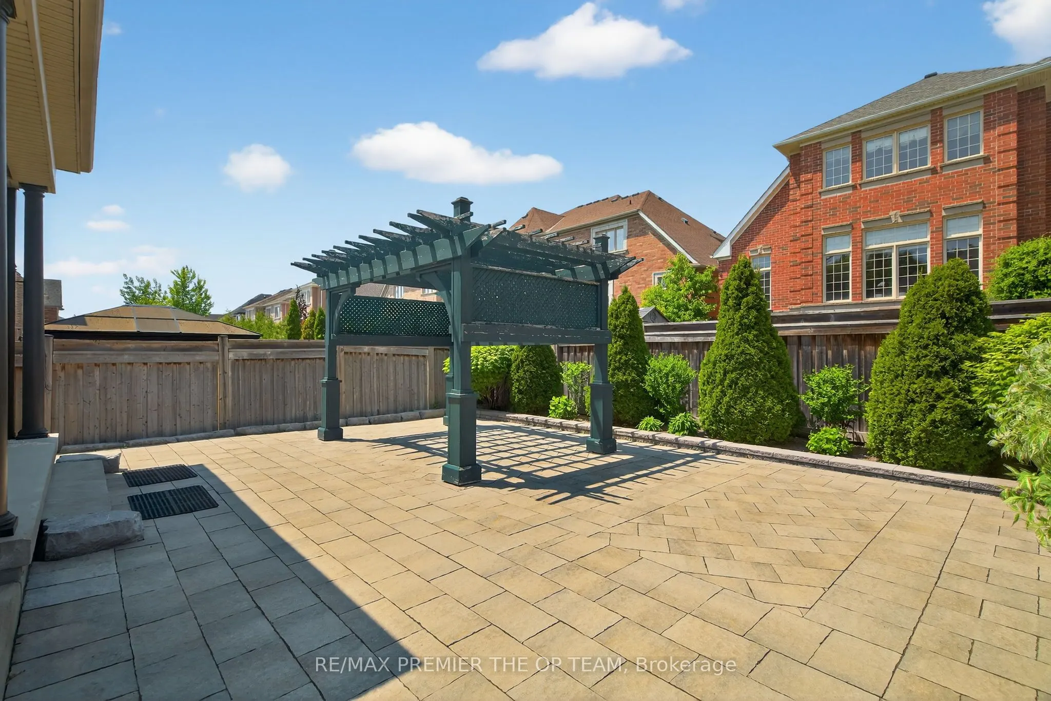 24 Grand Vellore Crescent