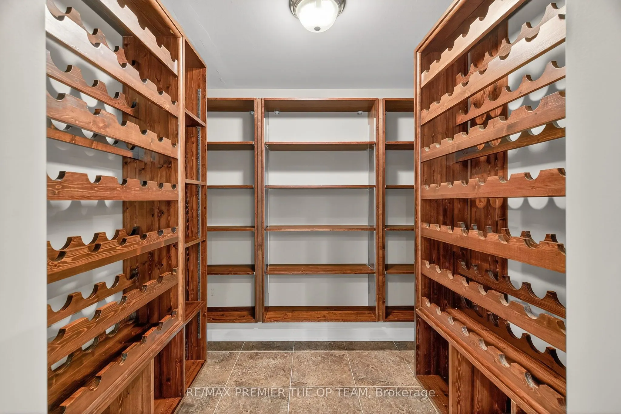 24 Grand Vellore Crescent