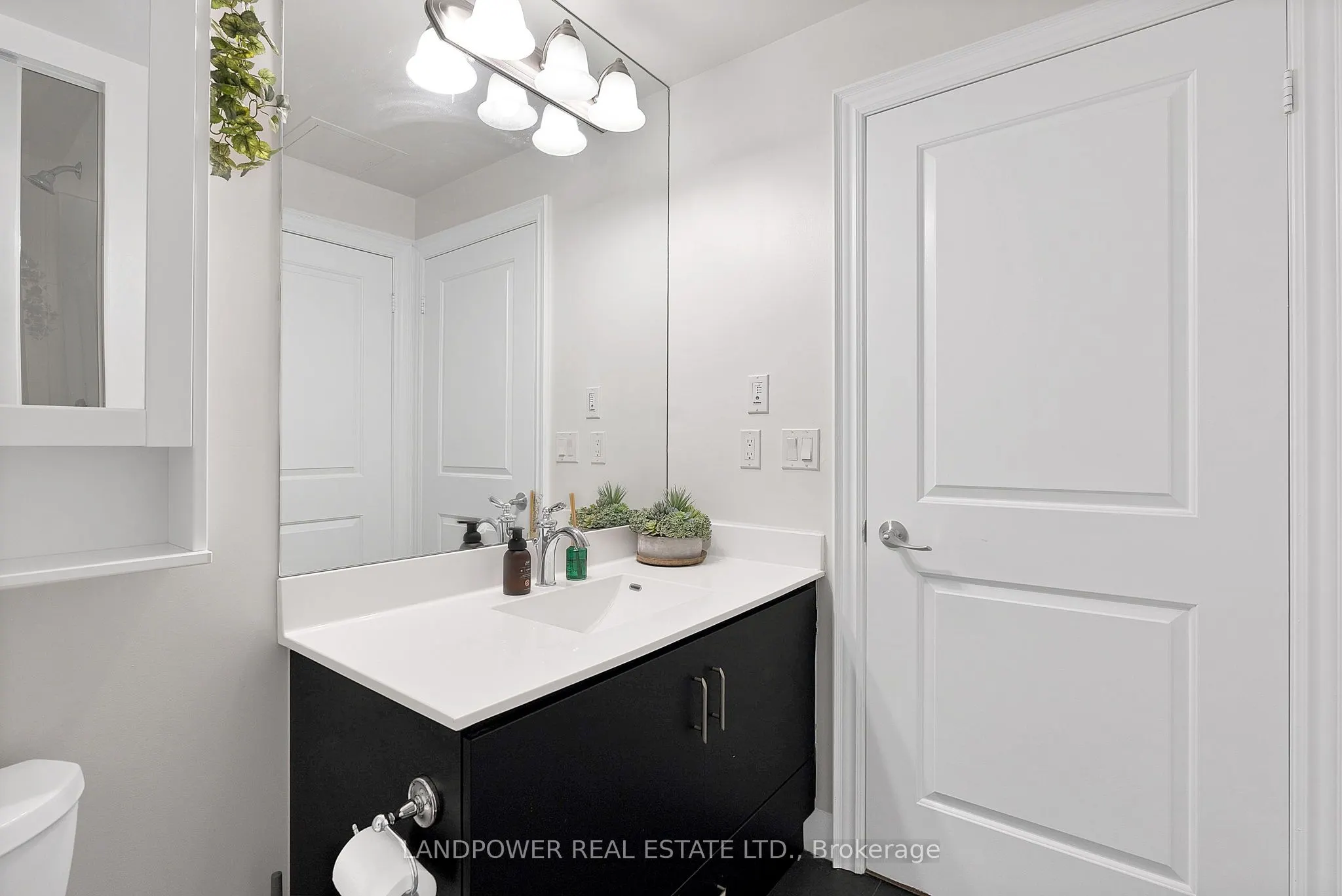 99 South Town Centre Boulevard, #916