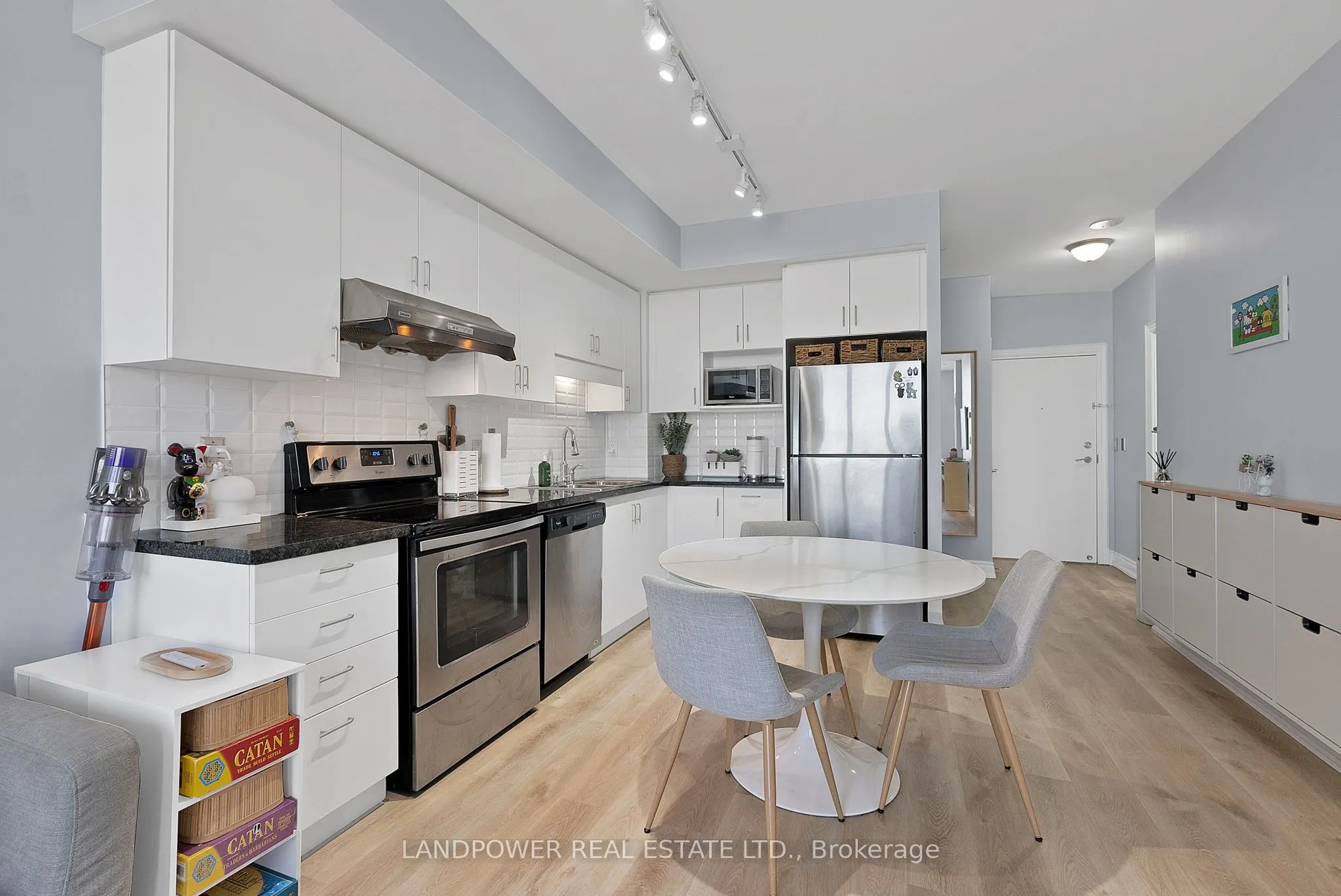 99 South Town Centre Boulevard, #916