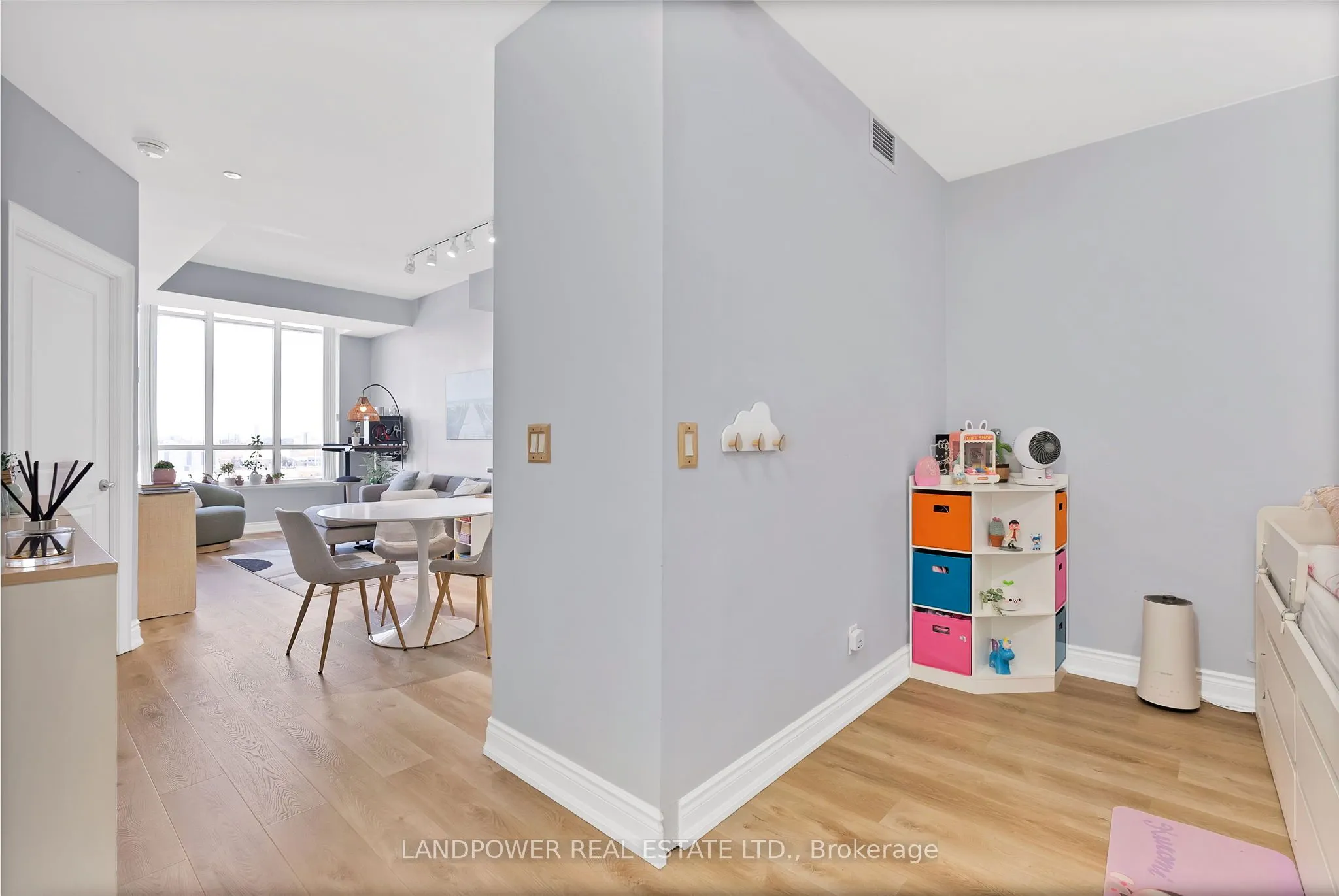 99 South Town Centre Boulevard, #916