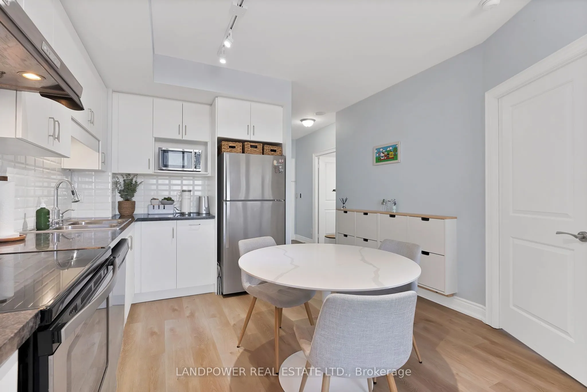 99 South Town Centre Boulevard, #916