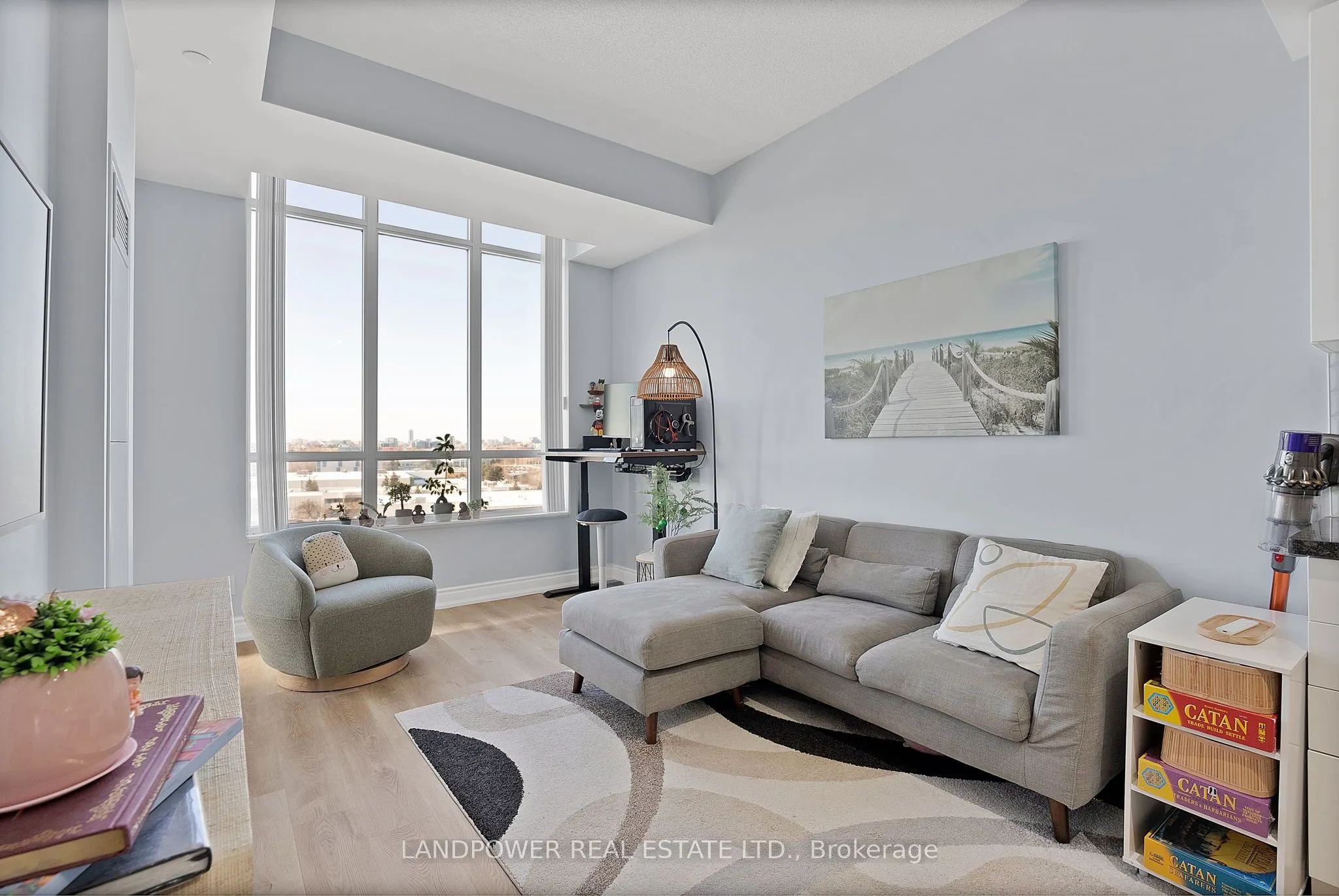 99 South Town Centre Boulevard, #916