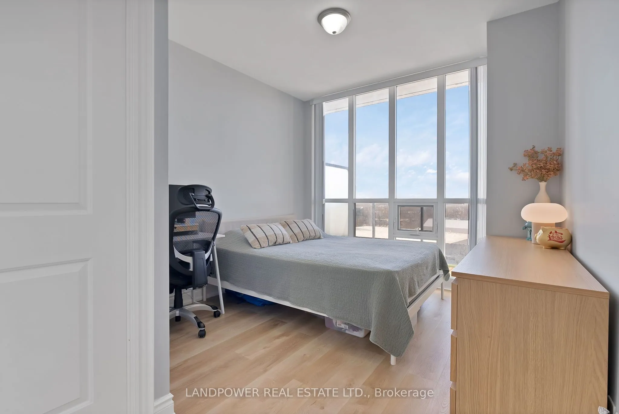 99 South Town Centre Boulevard, #916