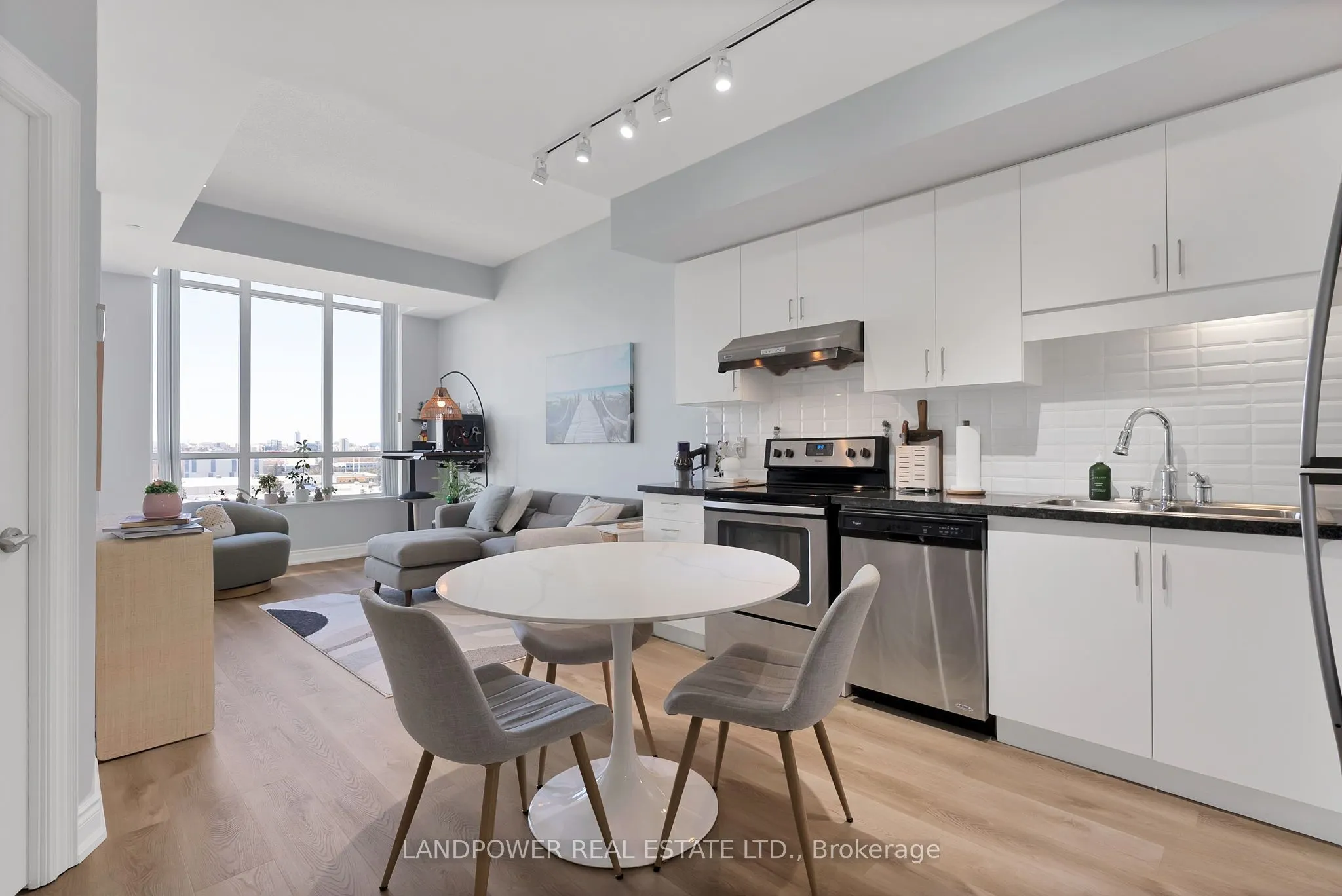 99 South Town Centre Boulevard, #916