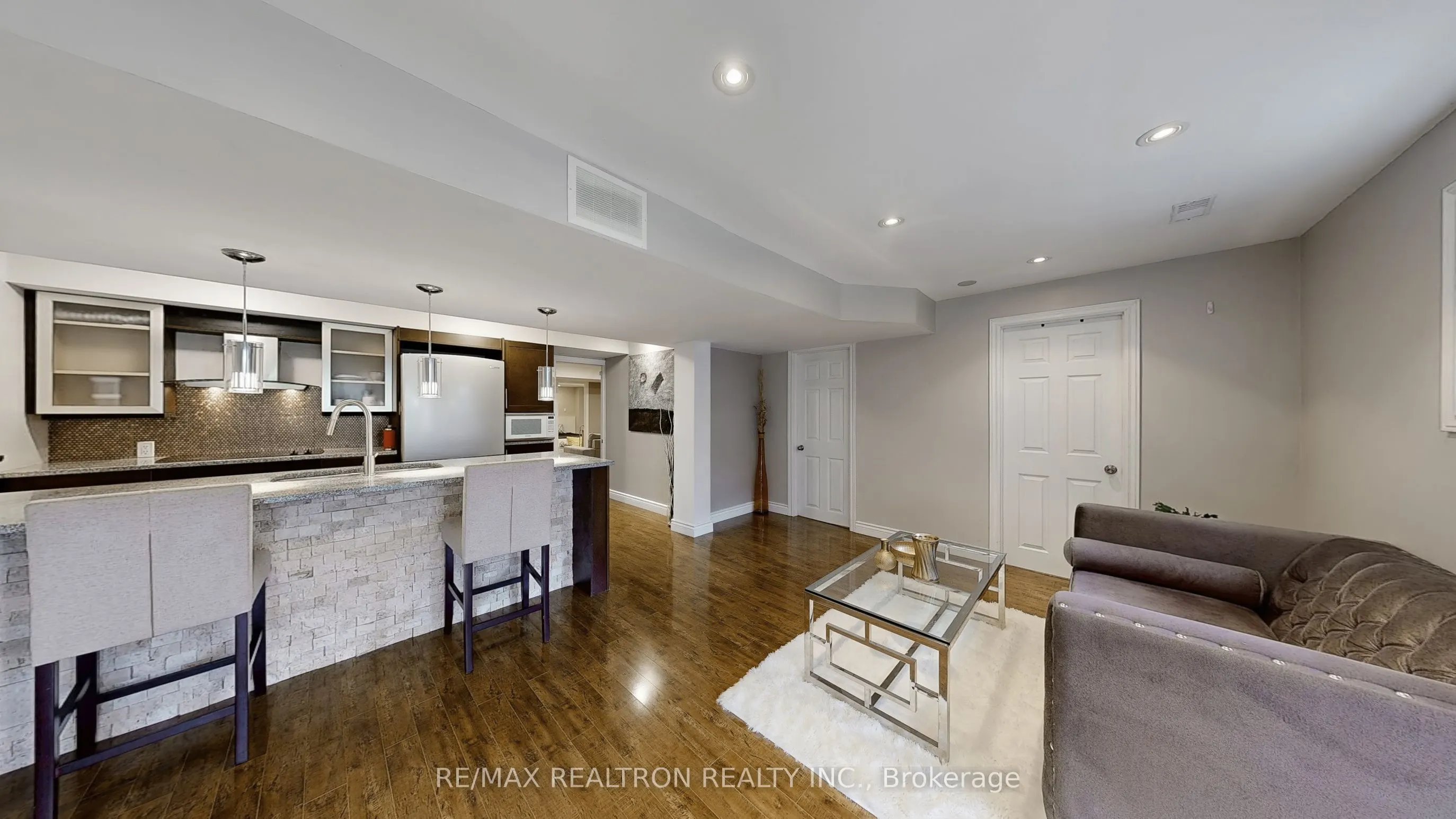 255 SELWYN Road
