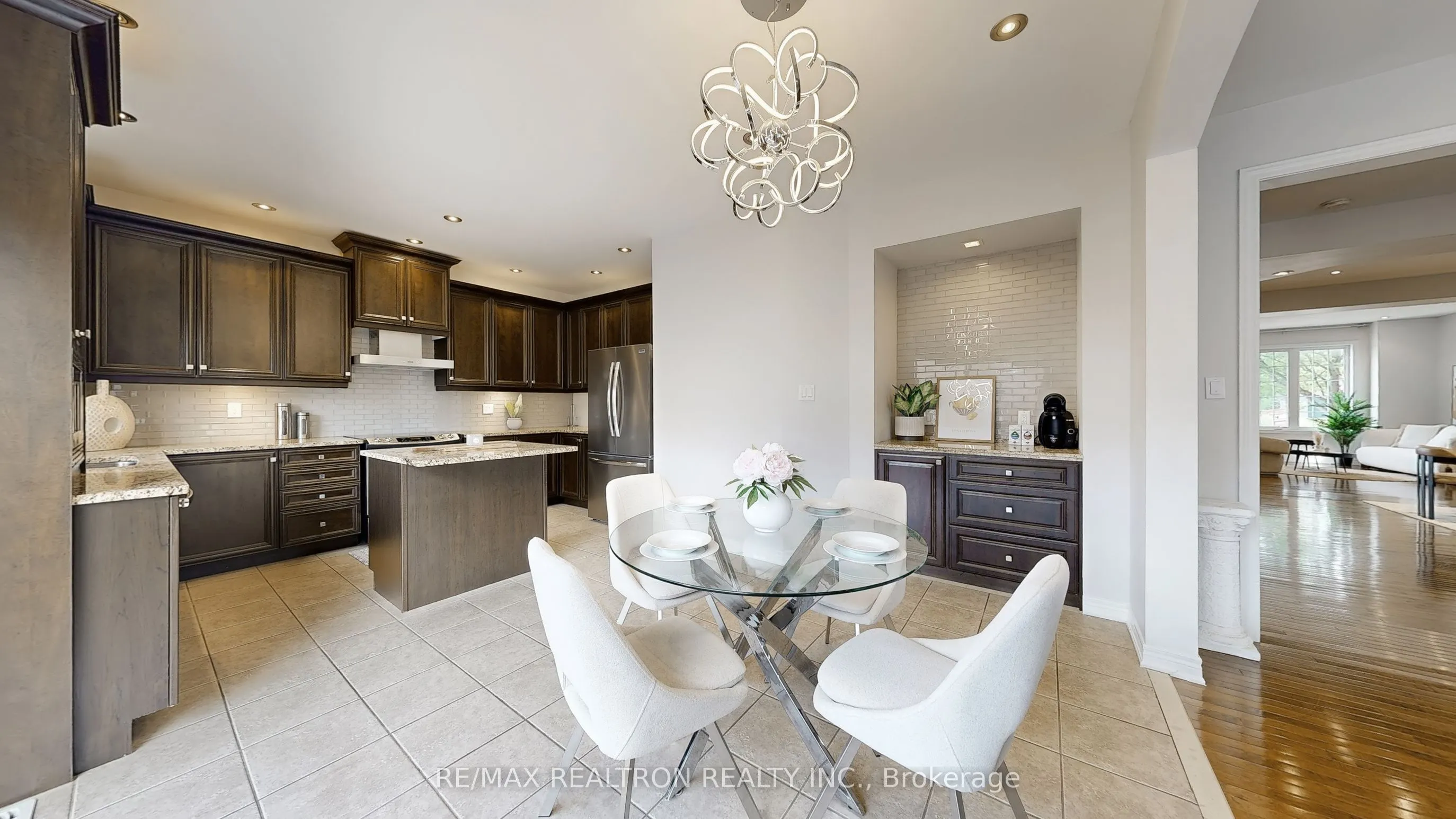 255 SELWYN Road