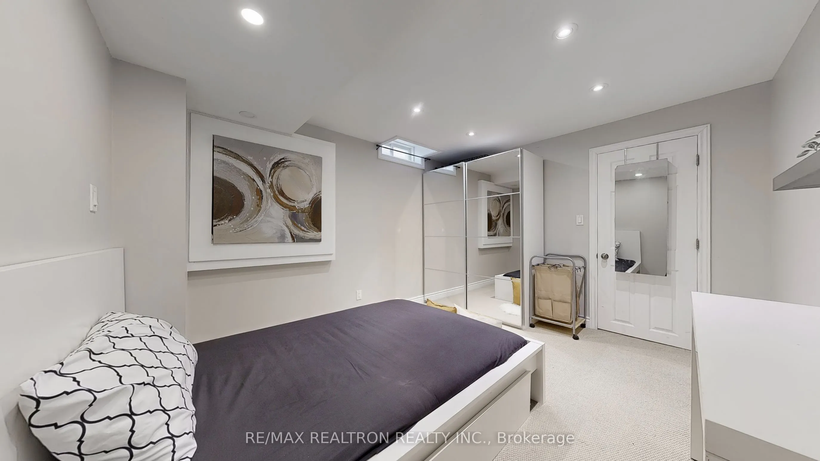 255 SELWYN Road
