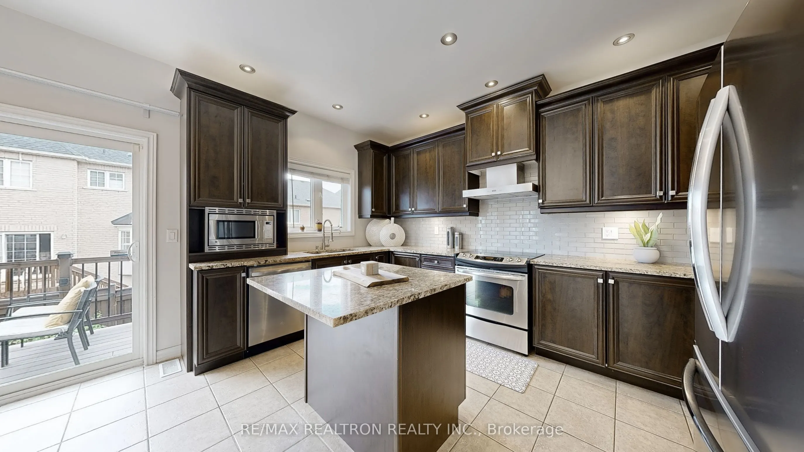 255 SELWYN Road