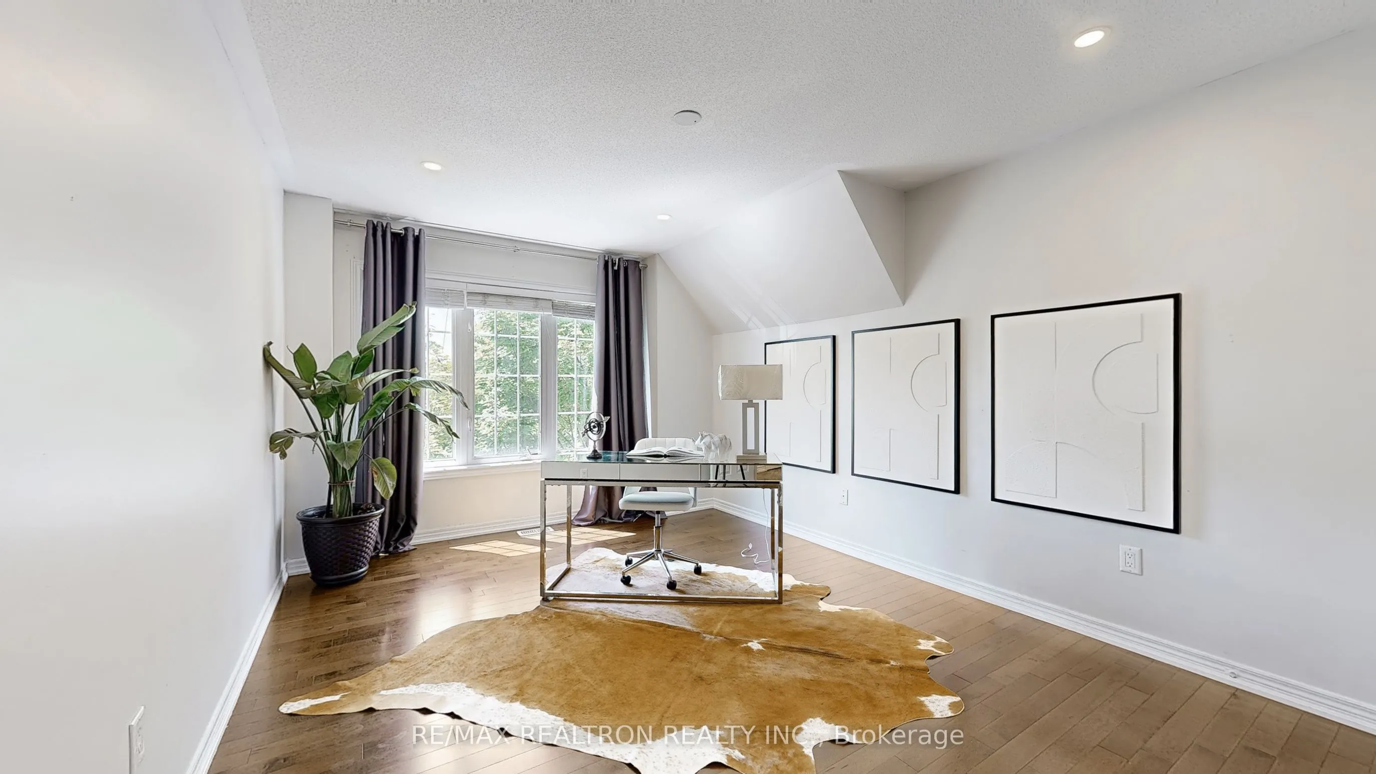 255 SELWYN Road