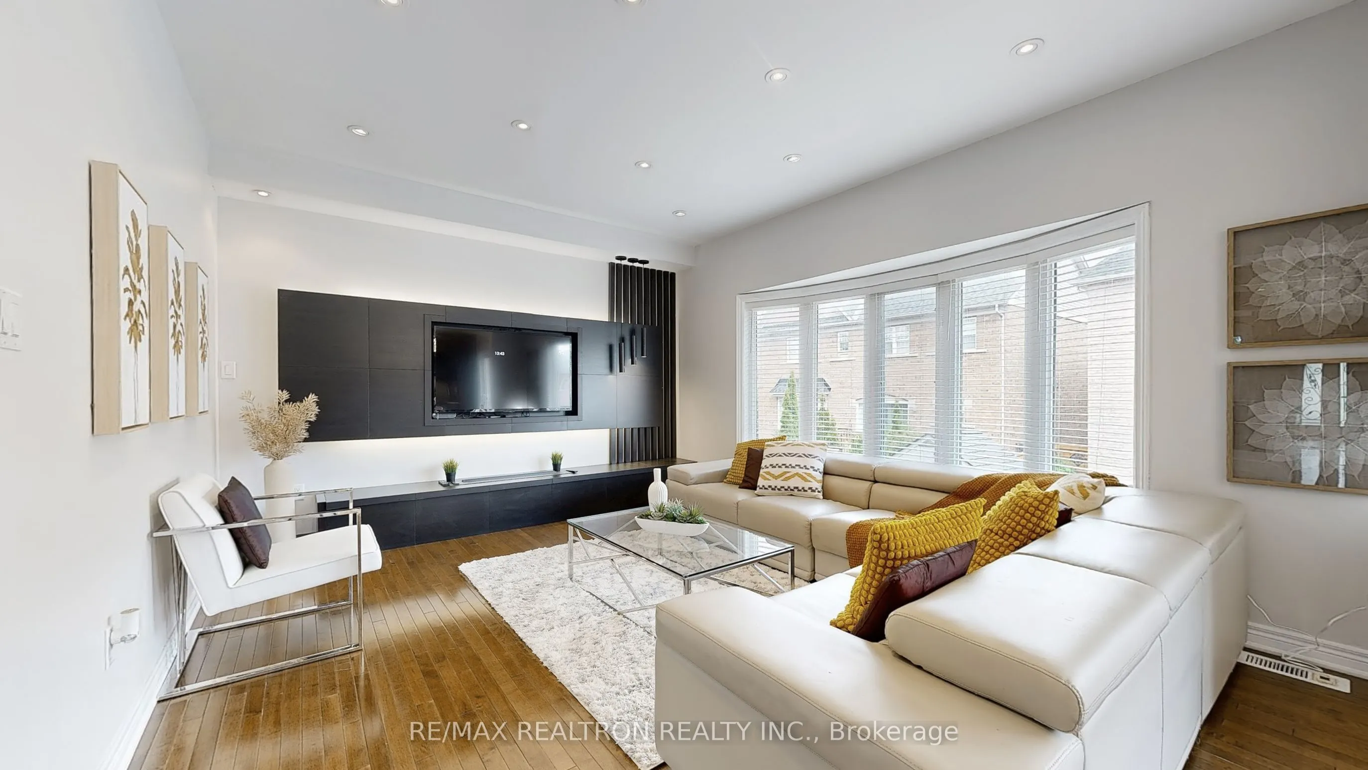 255 SELWYN Road