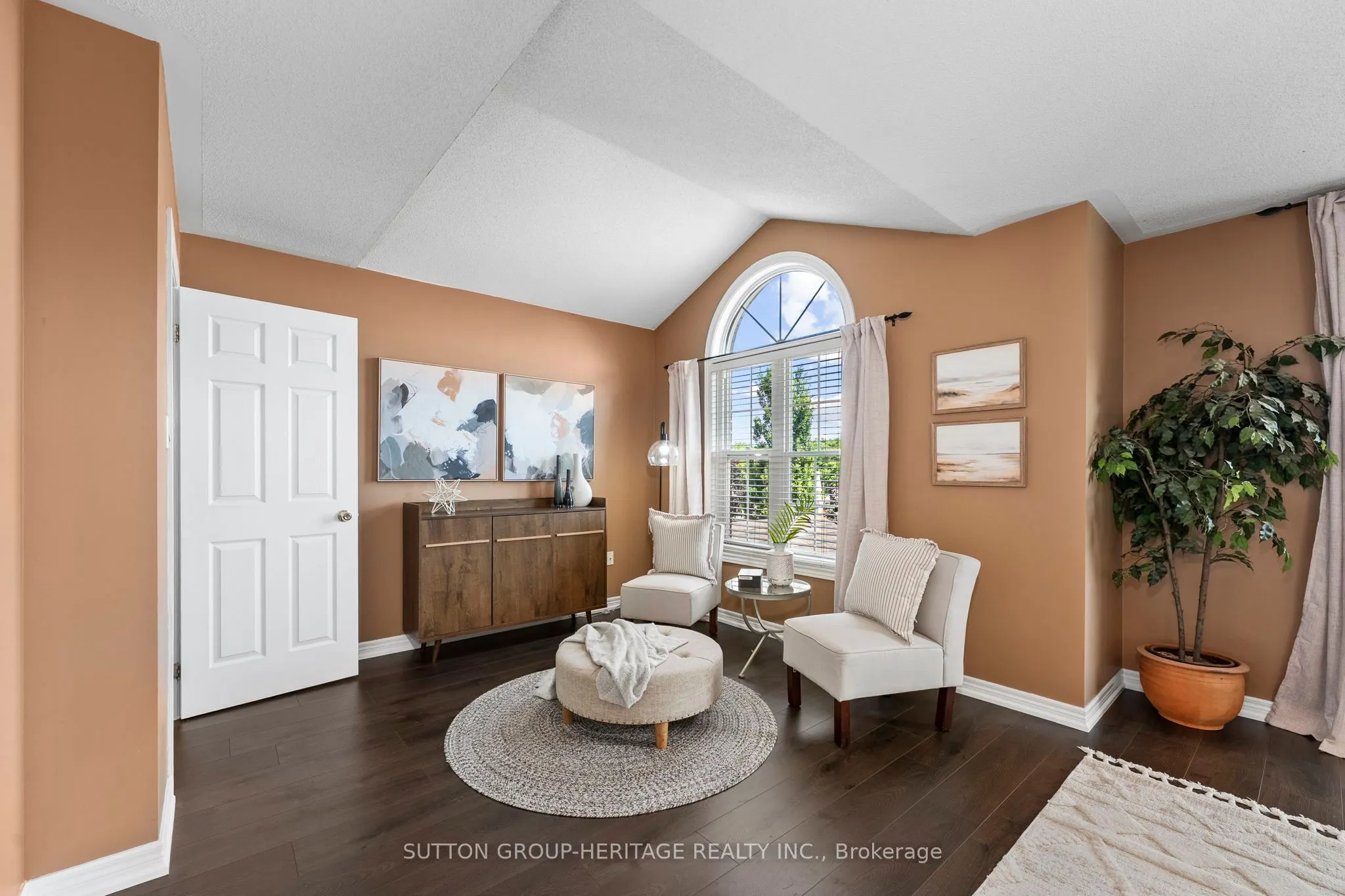 35 Pondmede Crescent
