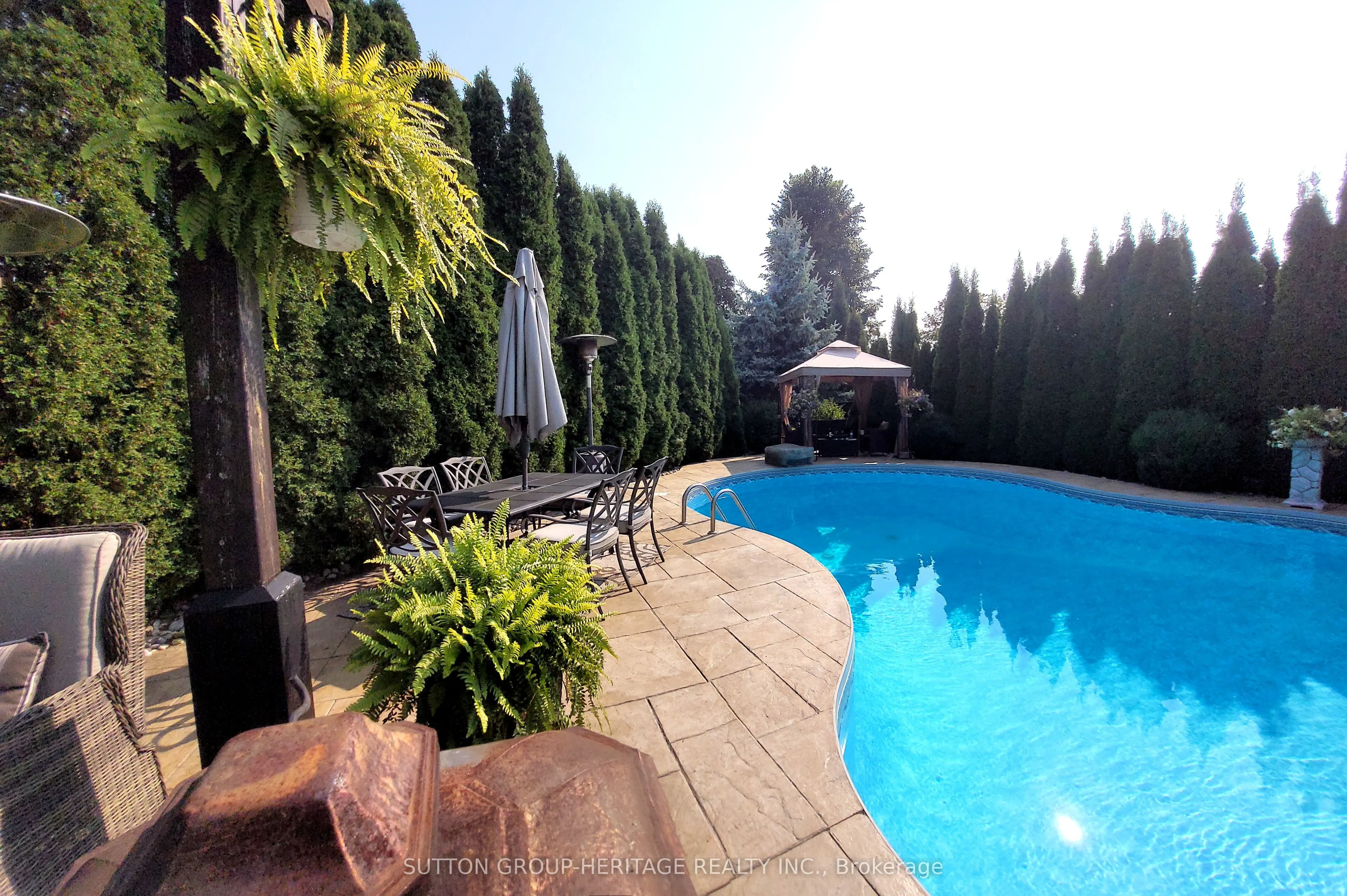 35 Pondmede Crescent
