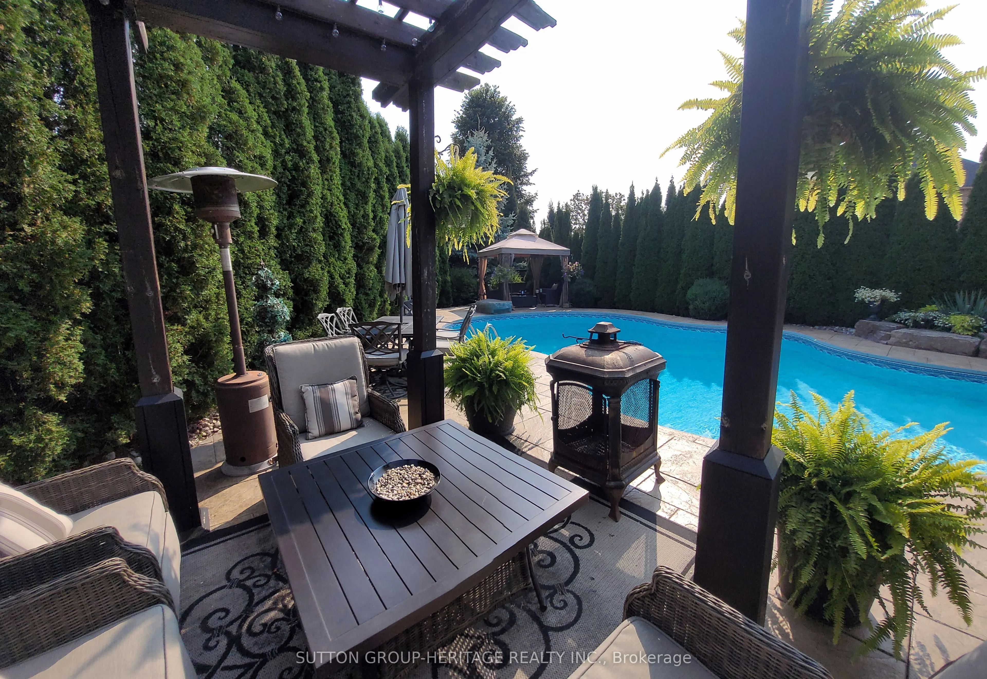 35 Pondmede Crescent