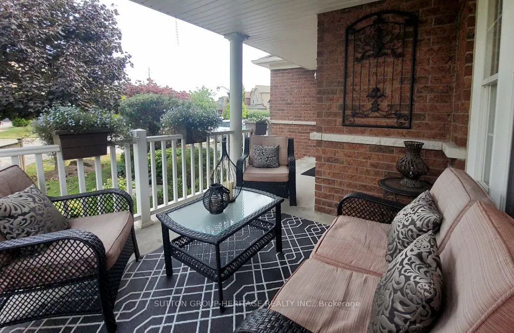 35 Pondmede Crescent