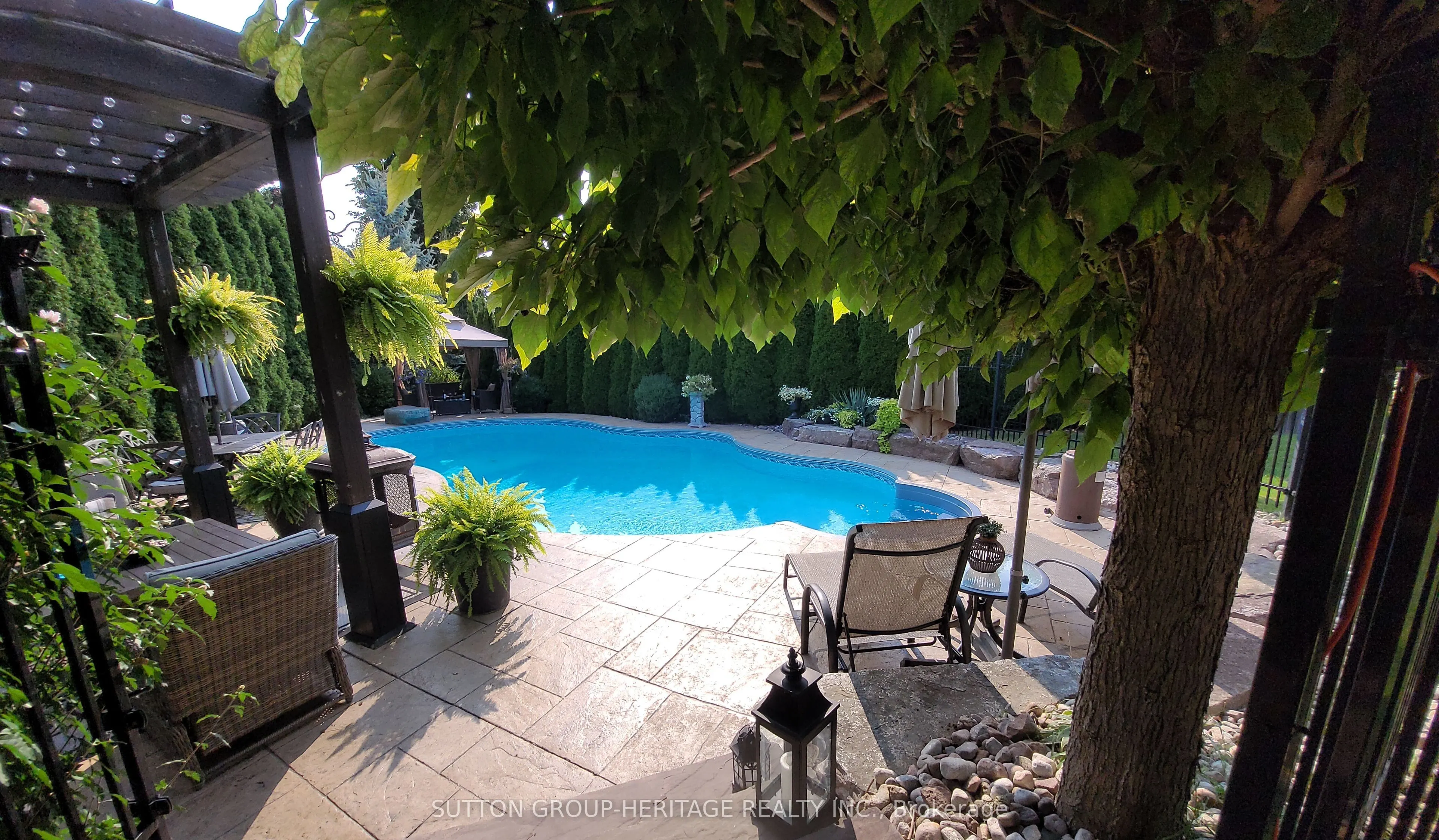 35 Pondmede Crescent