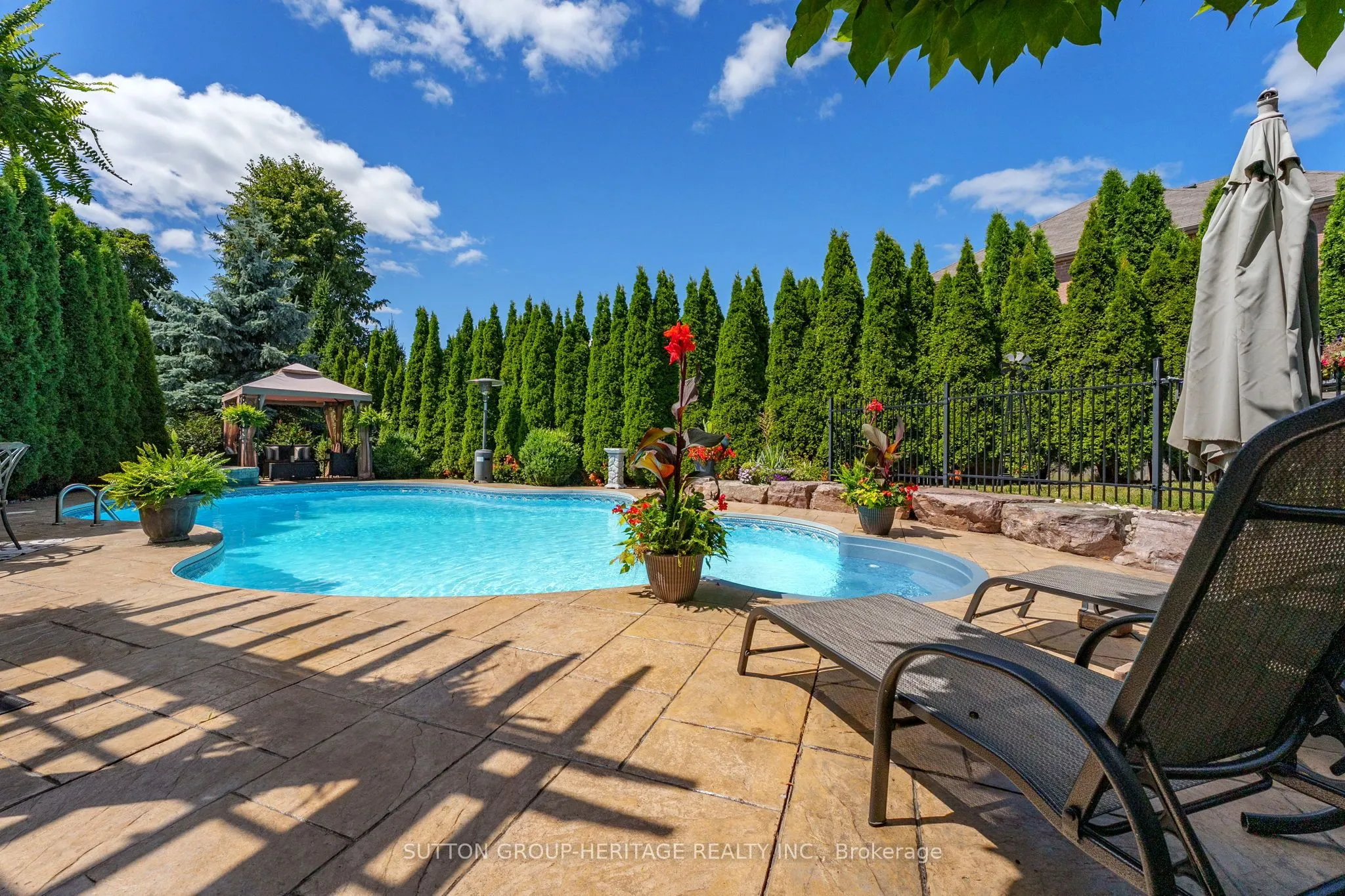 35 Pondmede Crescent