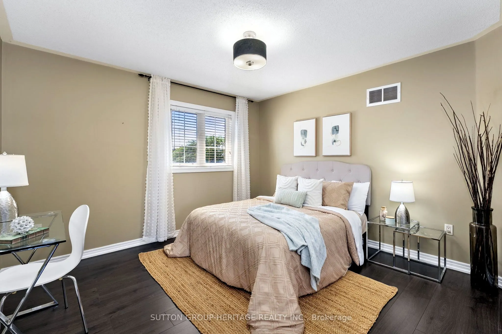 35 Pondmede Crescent
