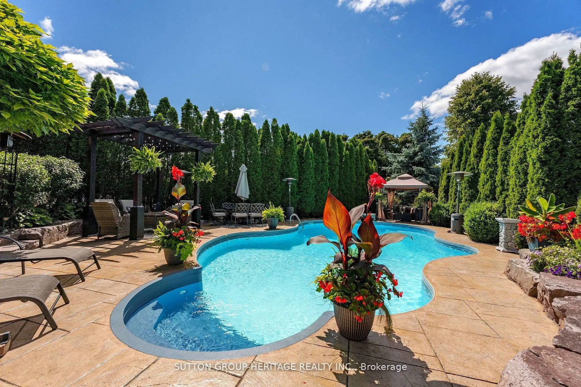 35 Pondmede Crescent