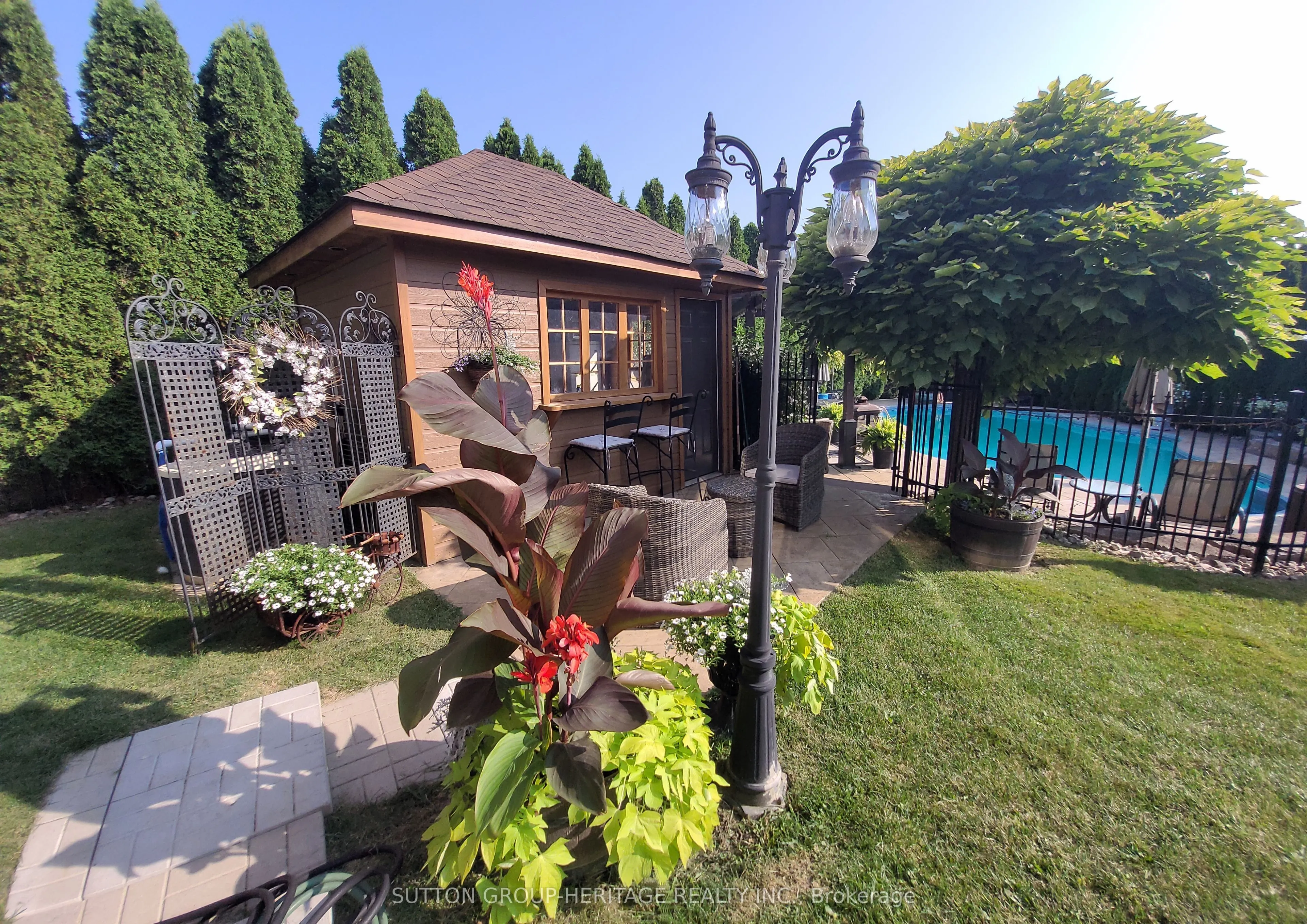 35 Pondmede Crescent