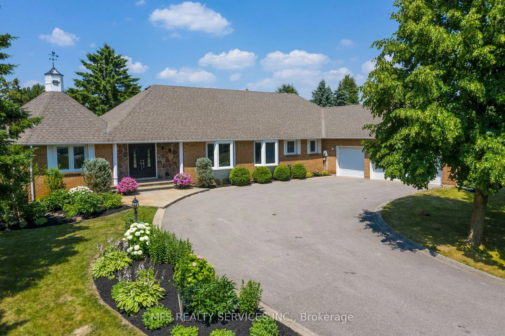 8 Marilyn Avenue