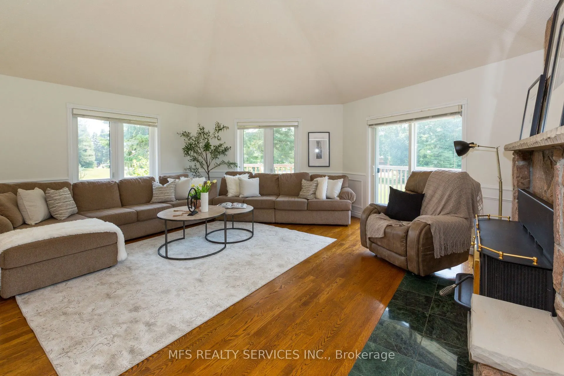 8 Marilyn Avenue