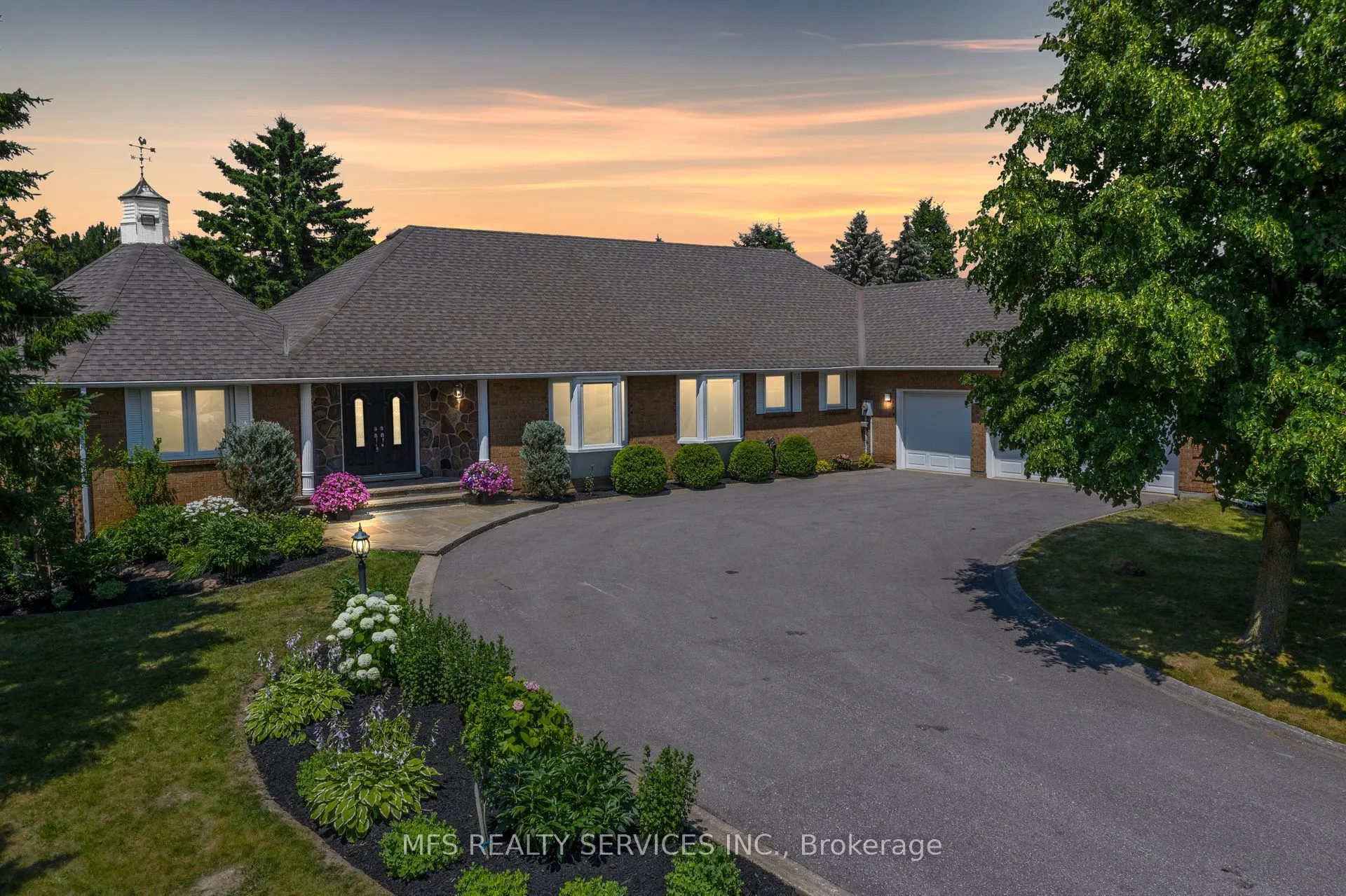 8 Marilyn Avenue
