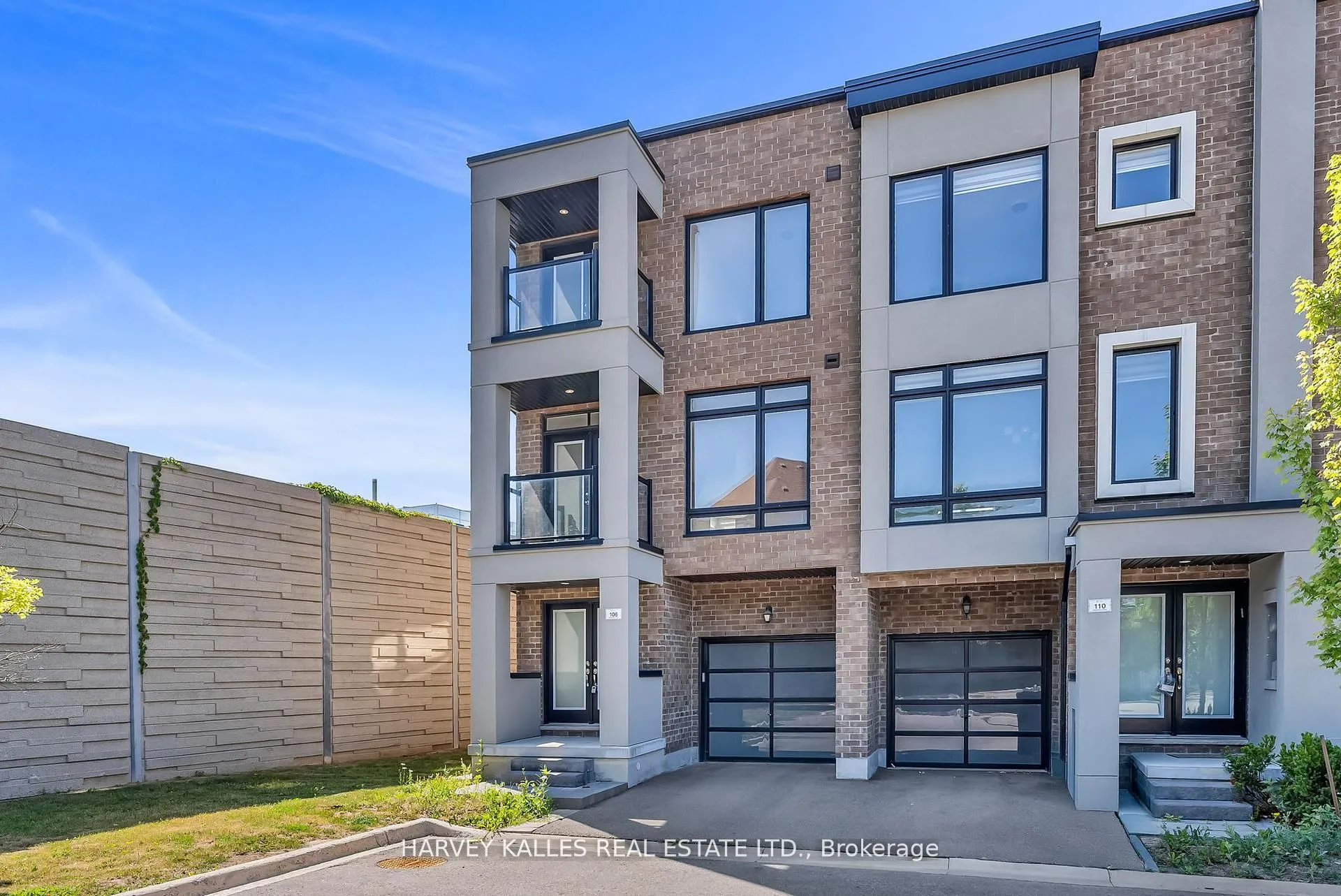 106 Moneypenny Place