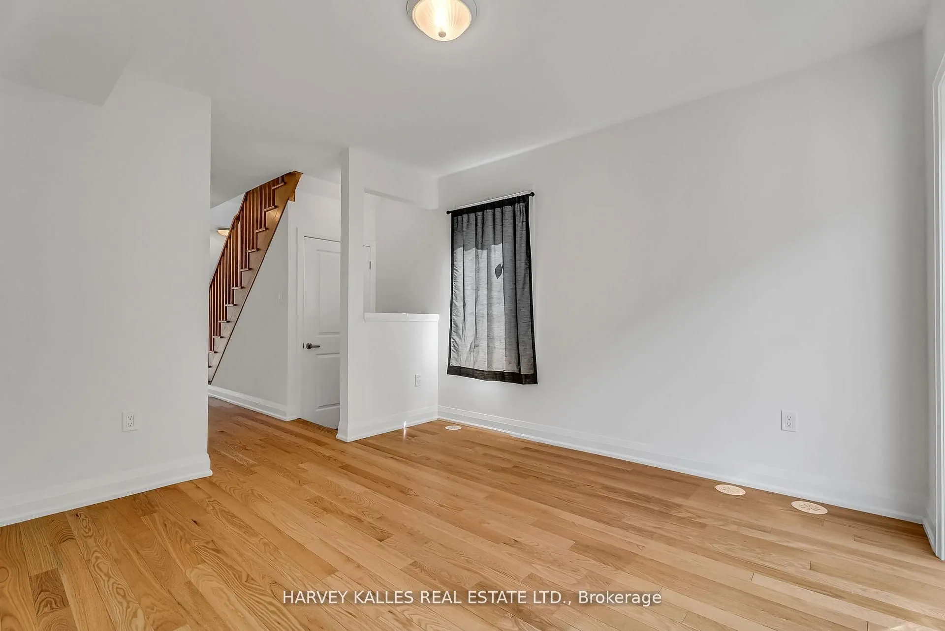 106 Moneypenny Place