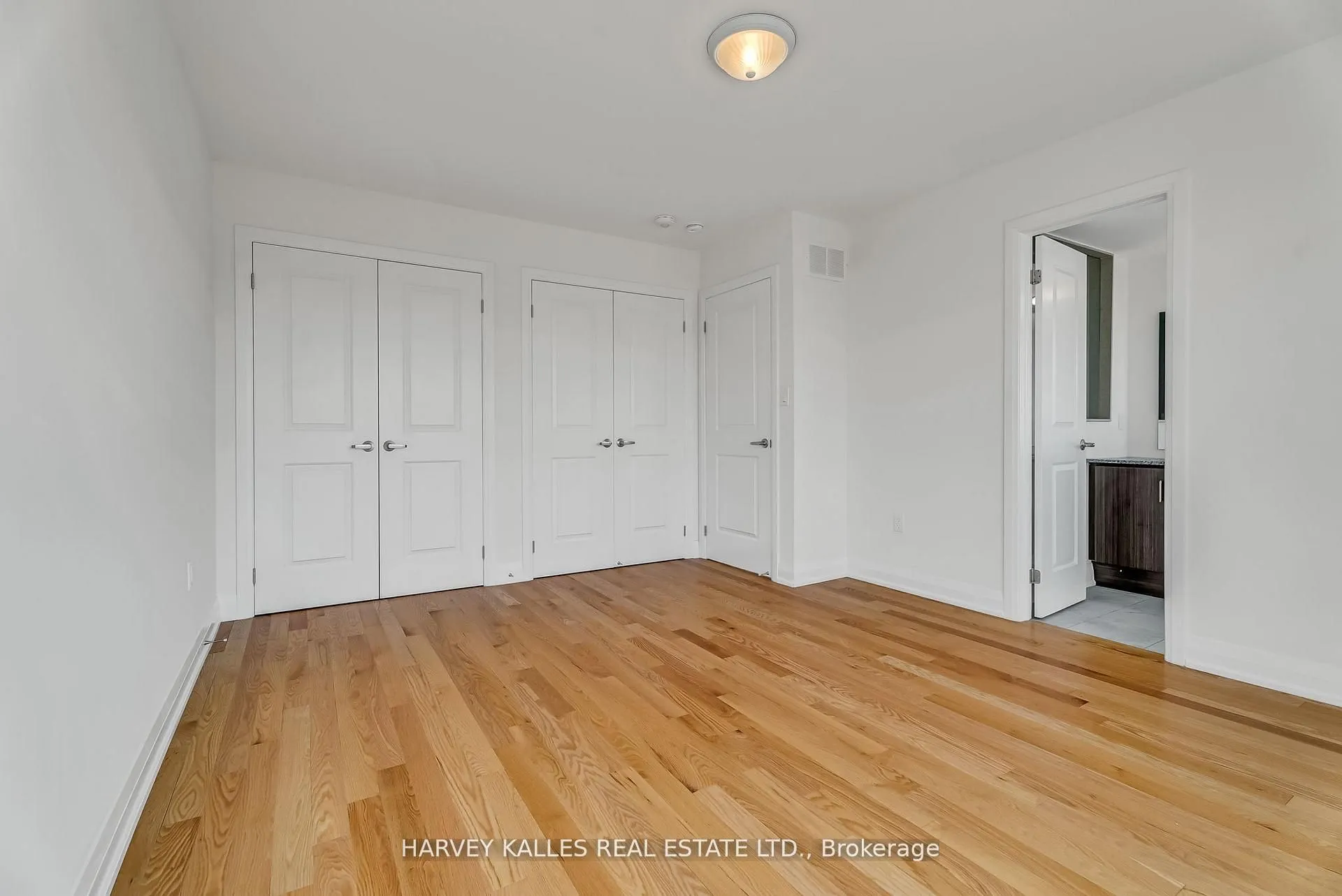 106 Moneypenny Place