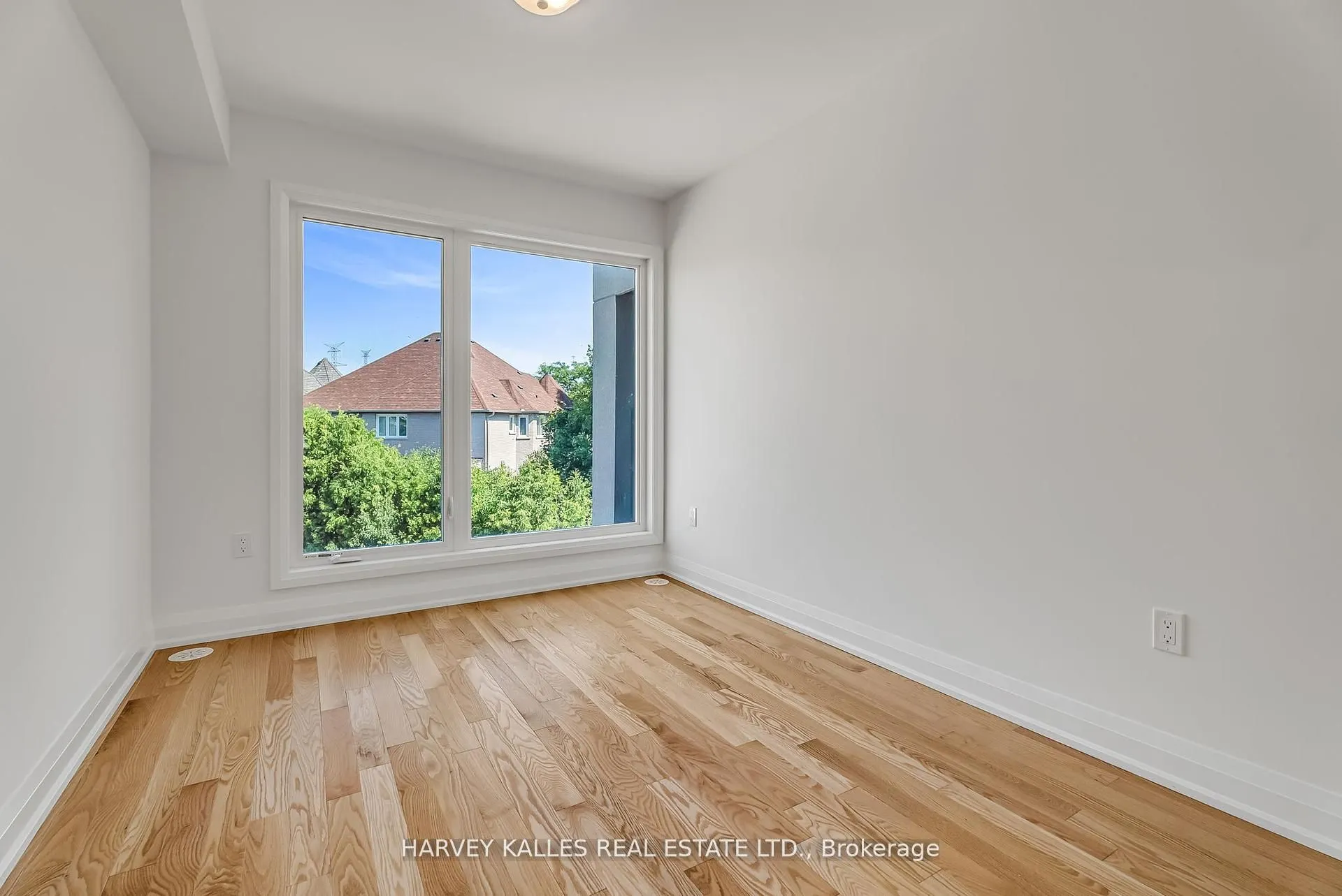 106 Moneypenny Place