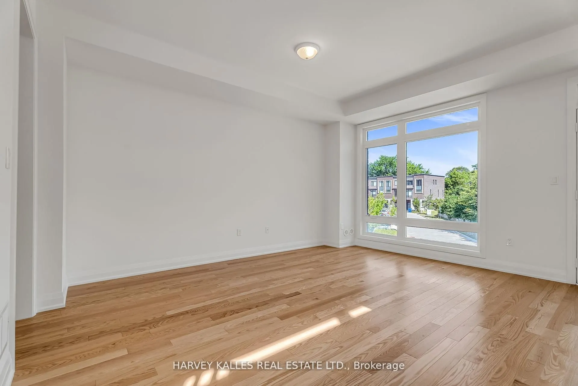 106 Moneypenny Place