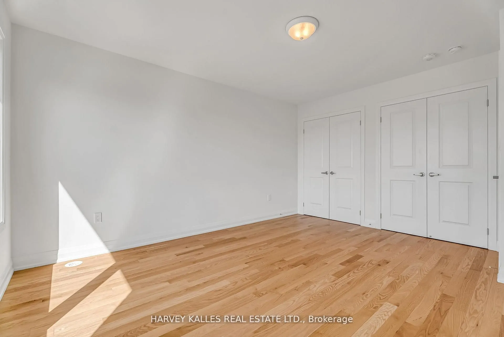 106 Moneypenny Place