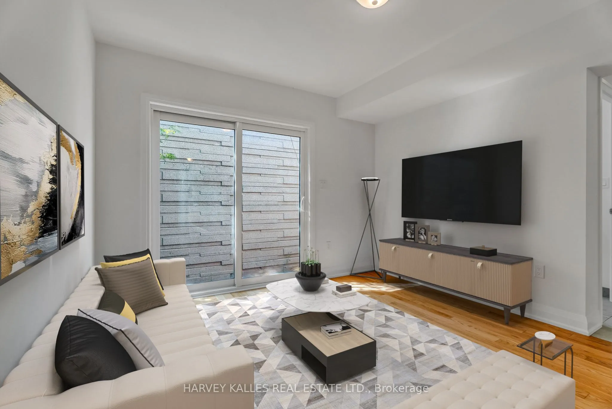 106 Moneypenny Place