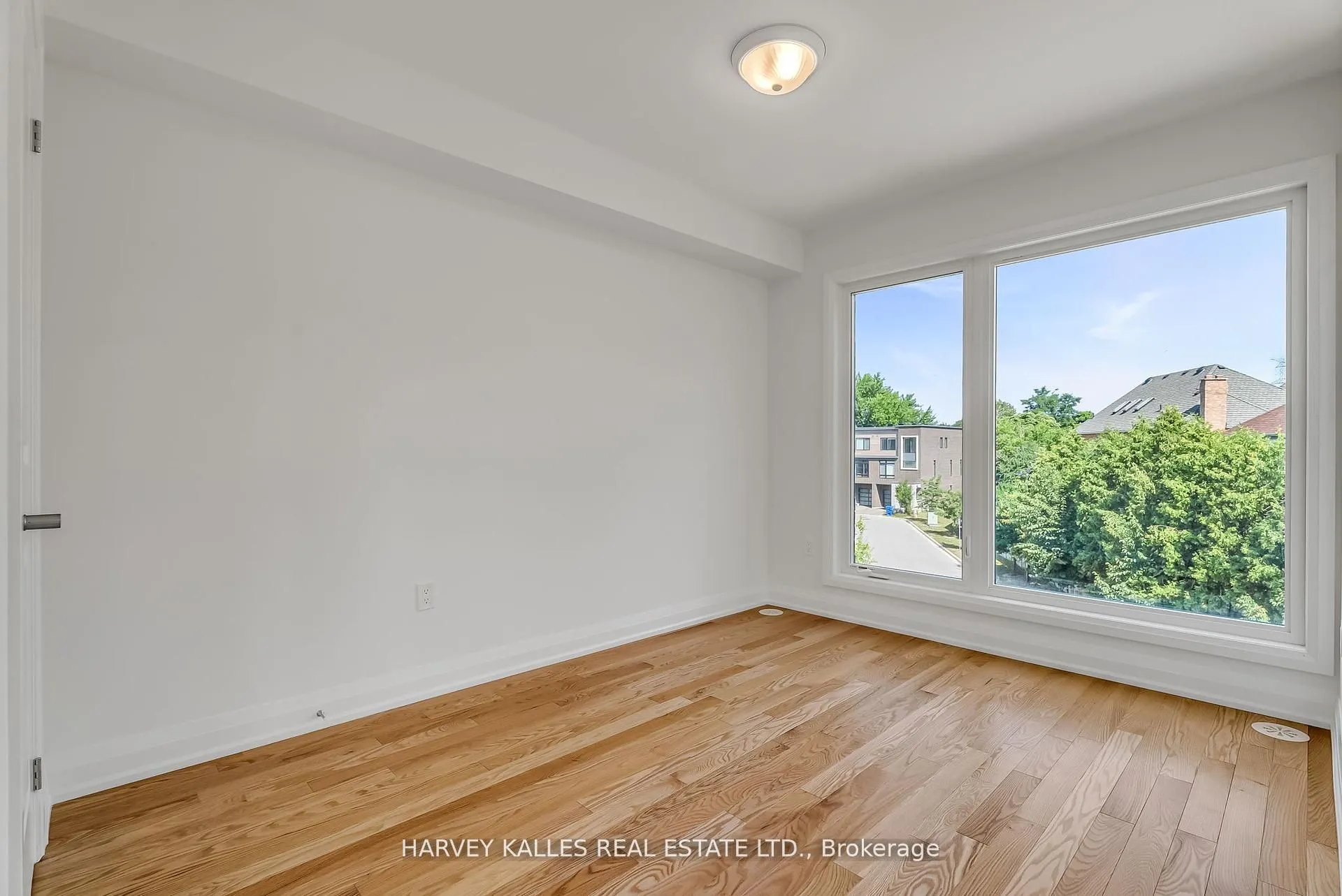 106 Moneypenny Place