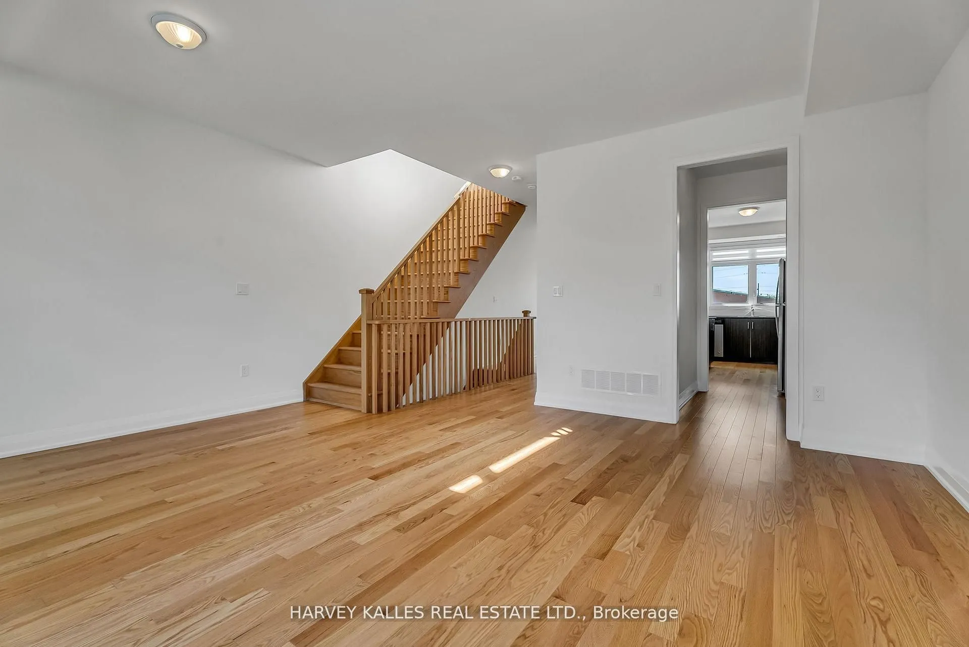106 Moneypenny Place