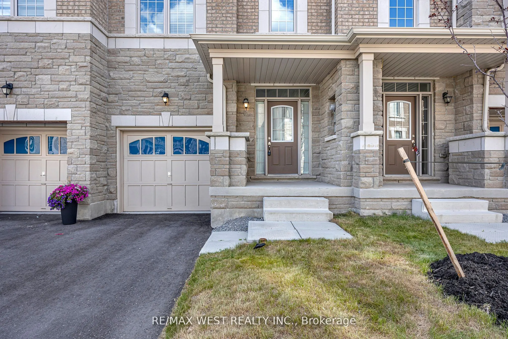 8 Andress Way