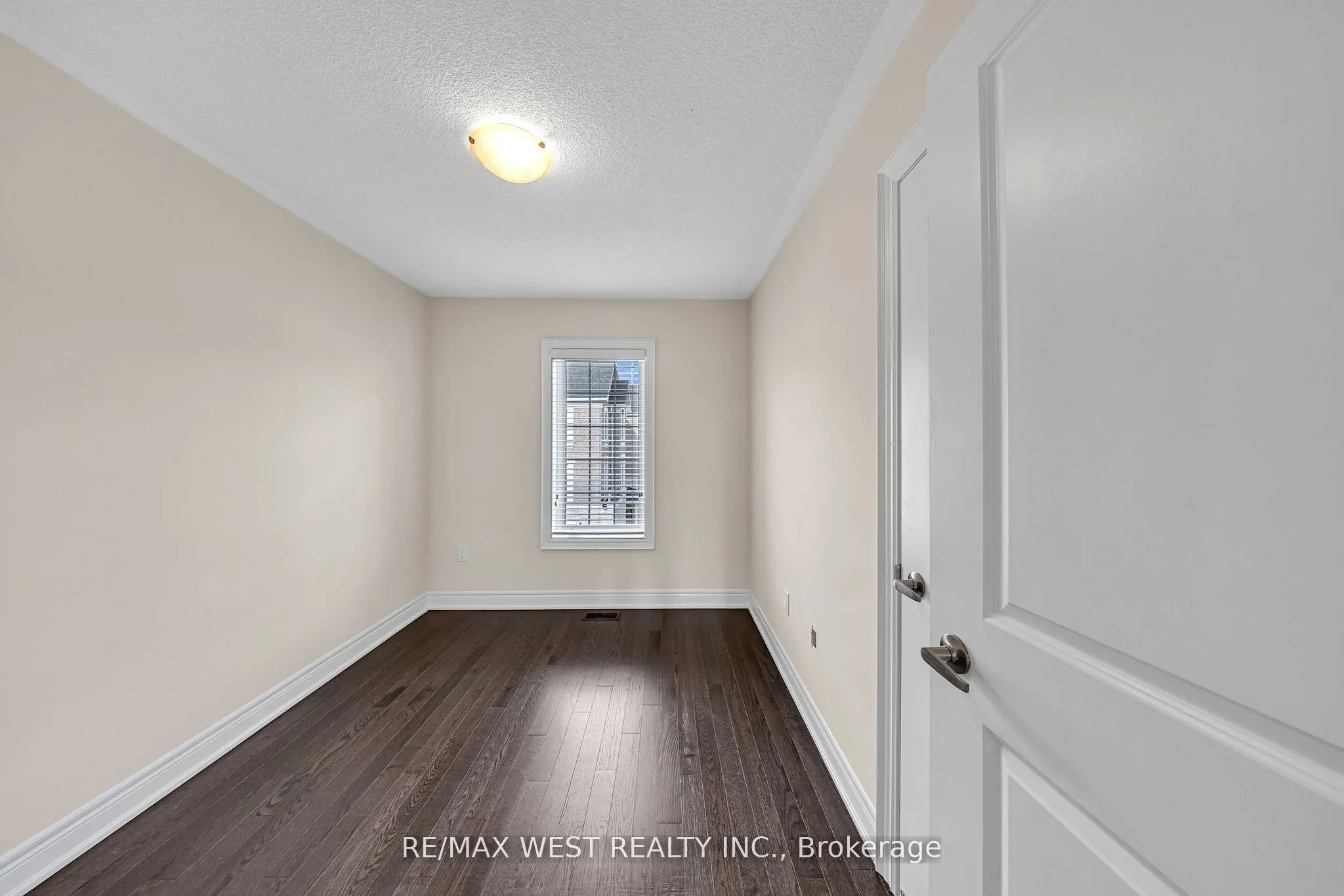 8 Andress Way