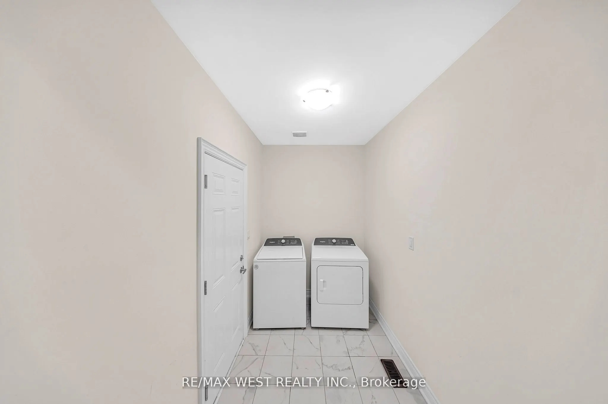 8 Andress Way