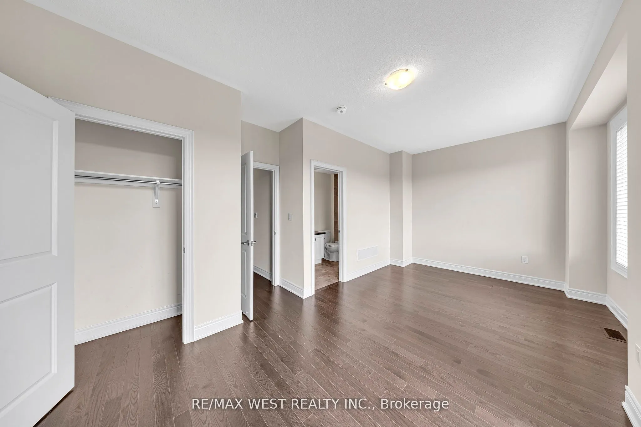 8 Andress Way