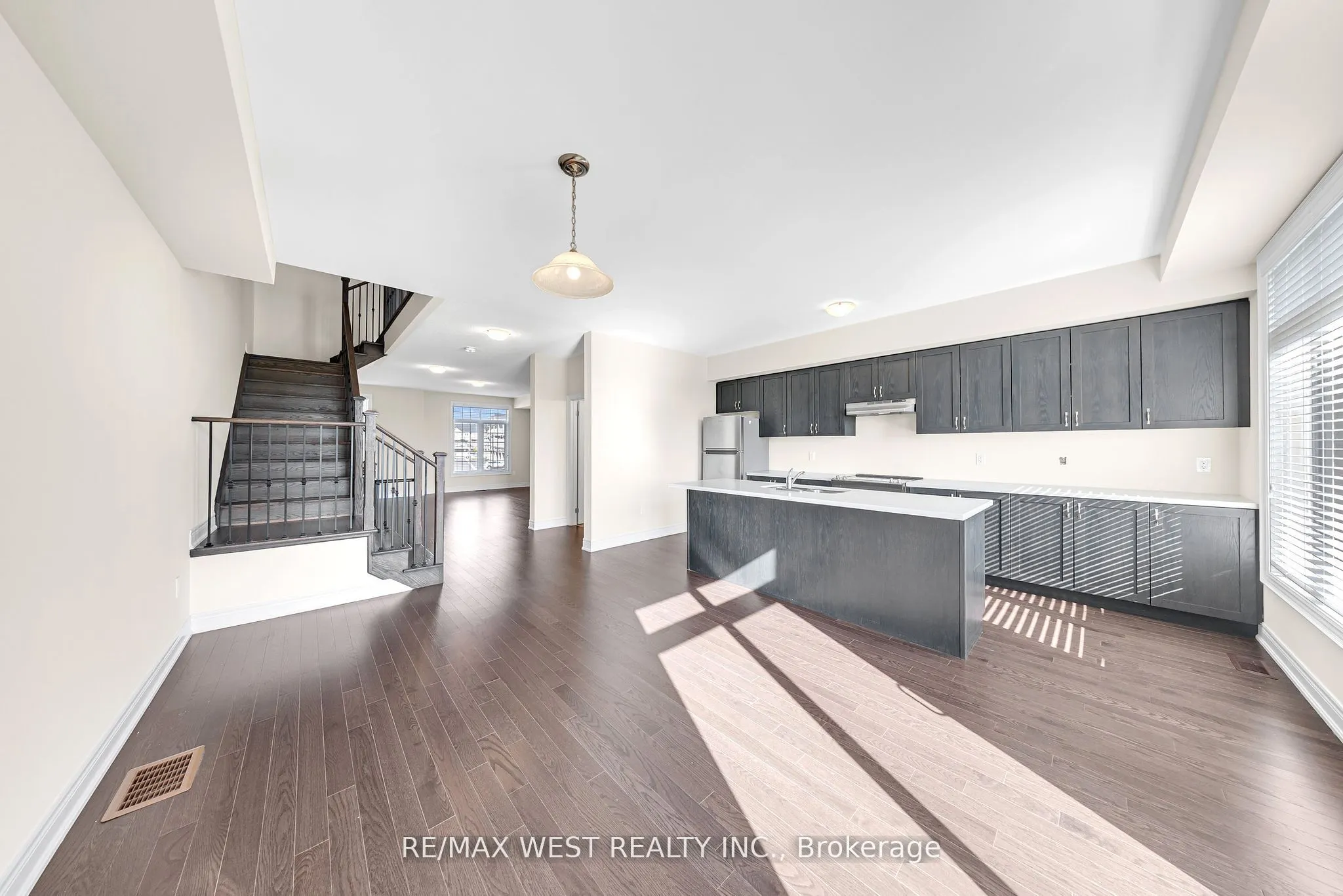 8 Andress Way